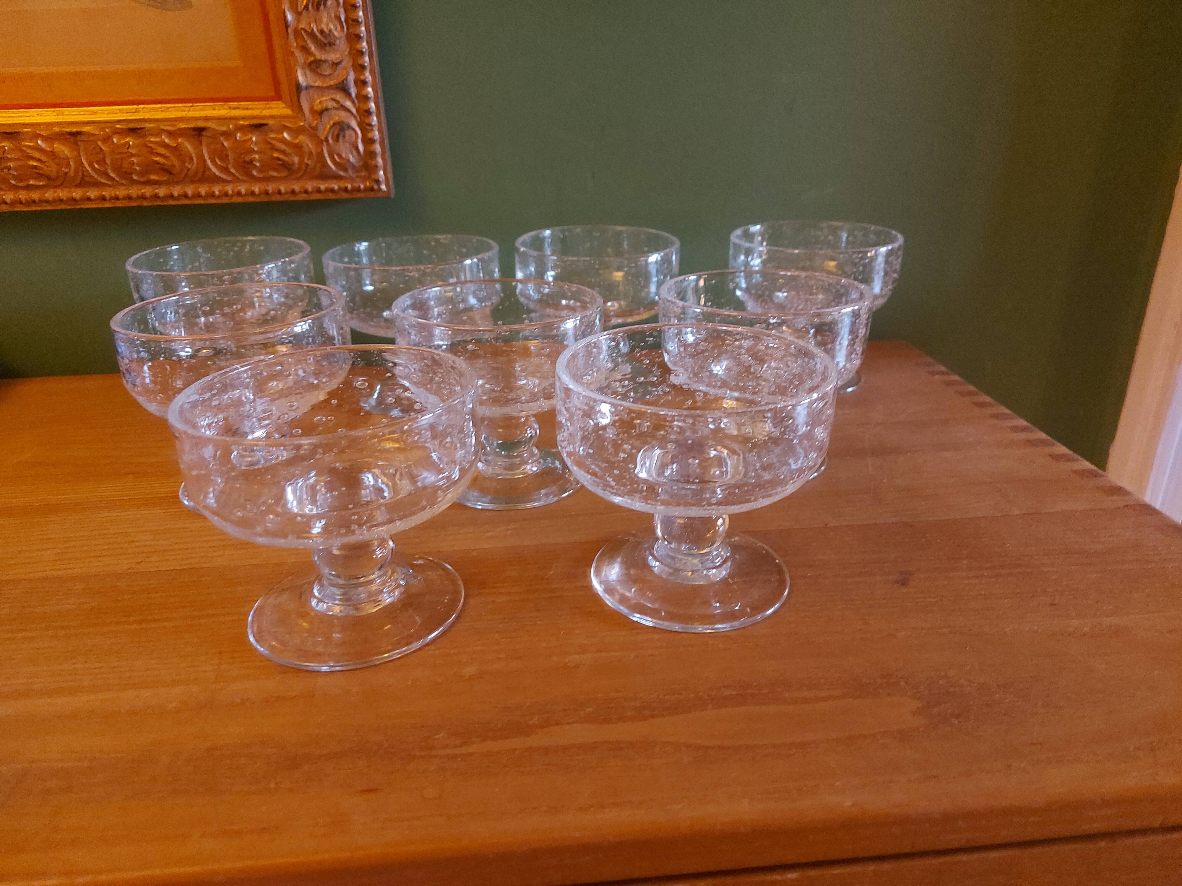 9 coupes en verre soufflé