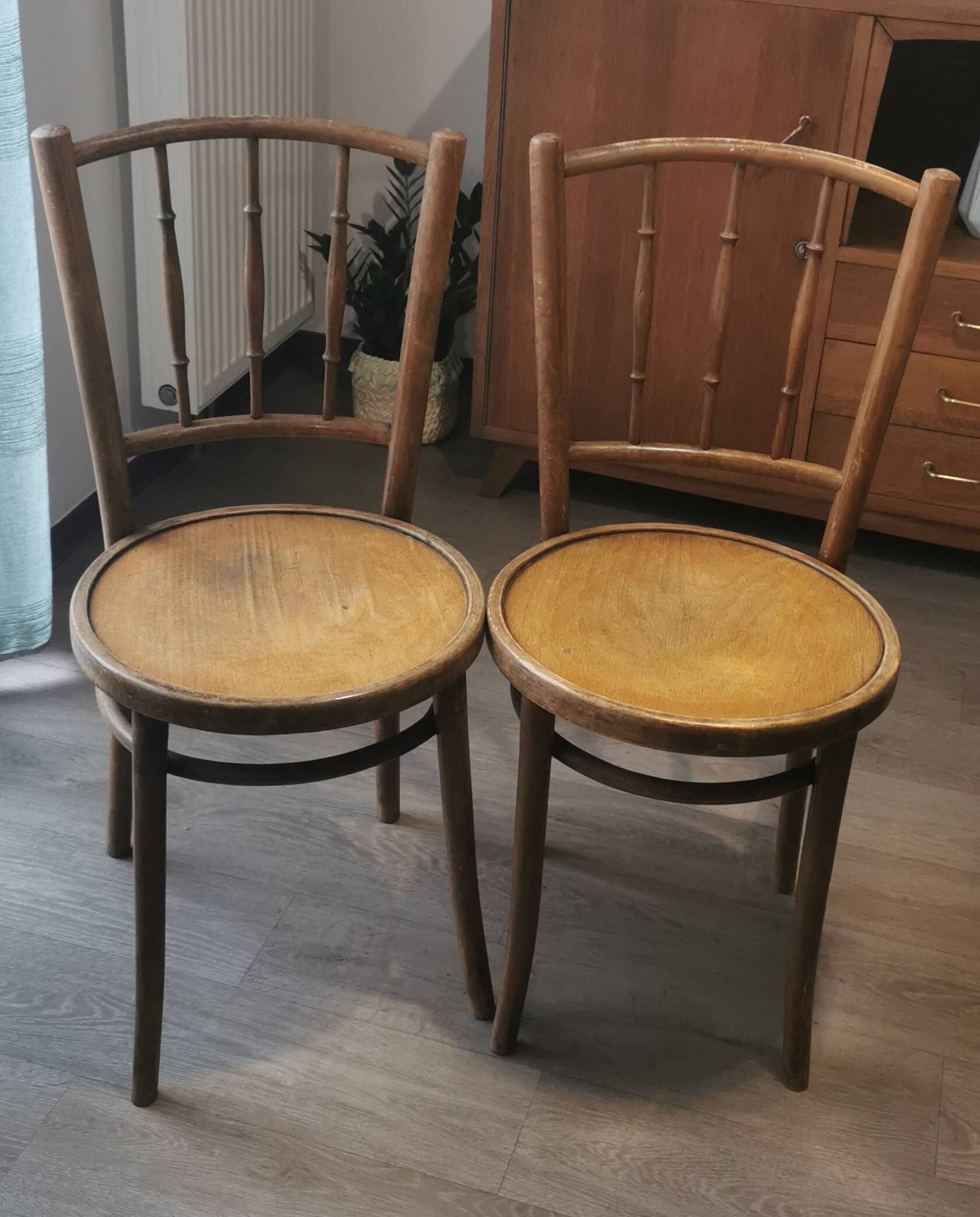 Set of 4 bistro chairs