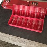 Ensemble de 24 verres en cristal d'Arques gravés modèle Matignon