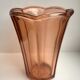 Vase en verre coloré rose années 50-60