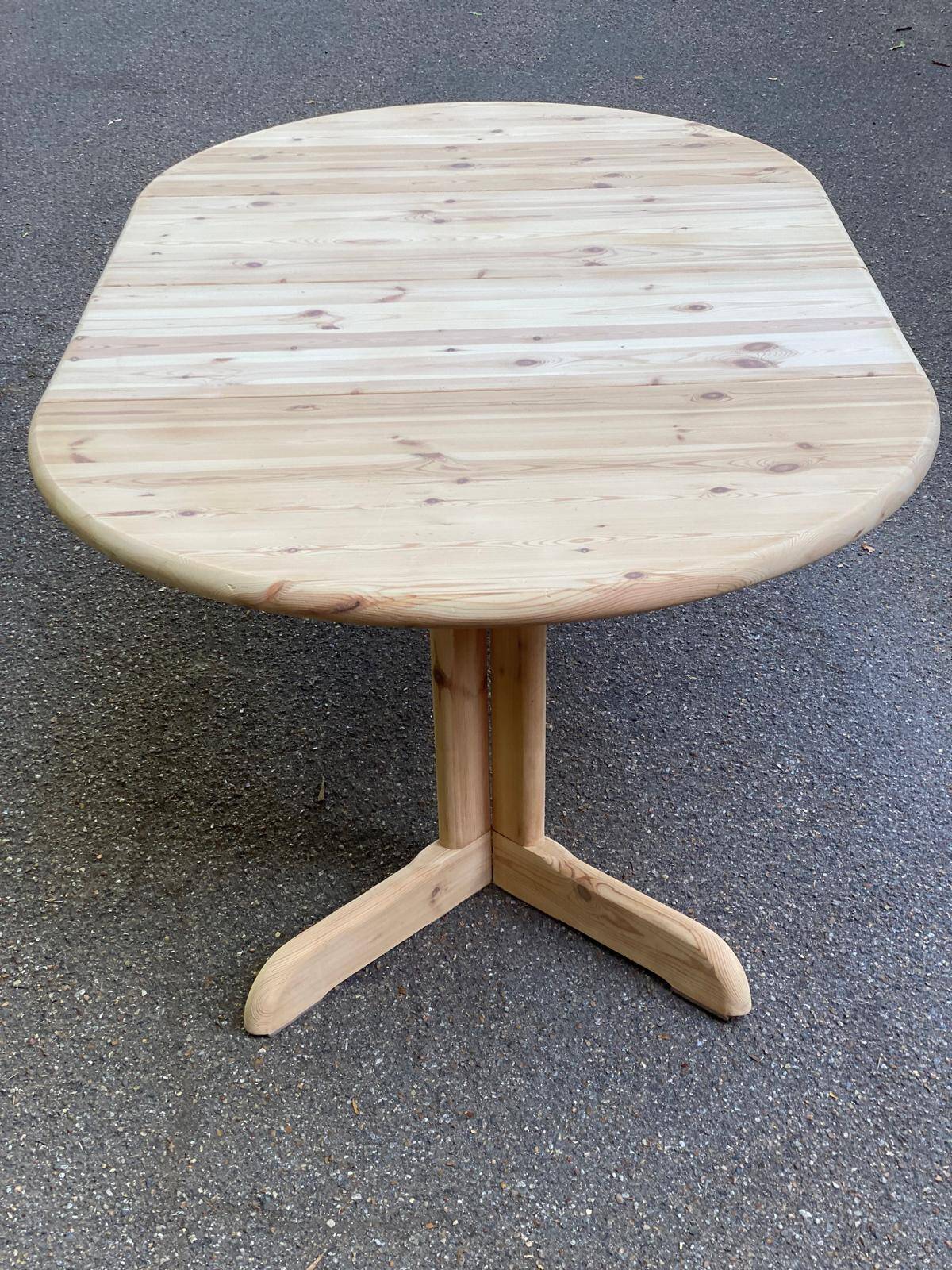 Round stripped extendable dining table in the style of Rainer Daumiller Hirtshals Sa.