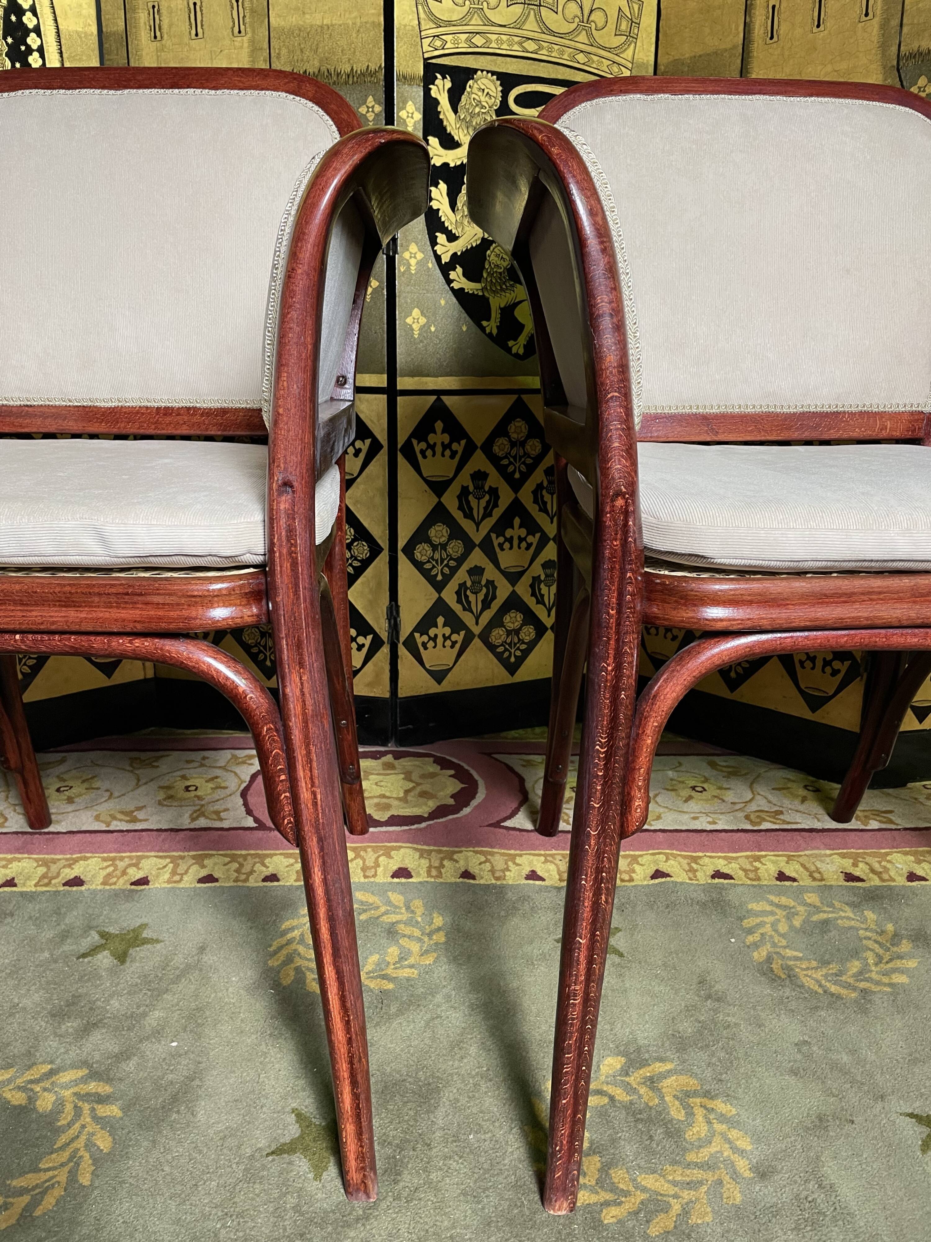 Pair of Thonet armchairs number 6285