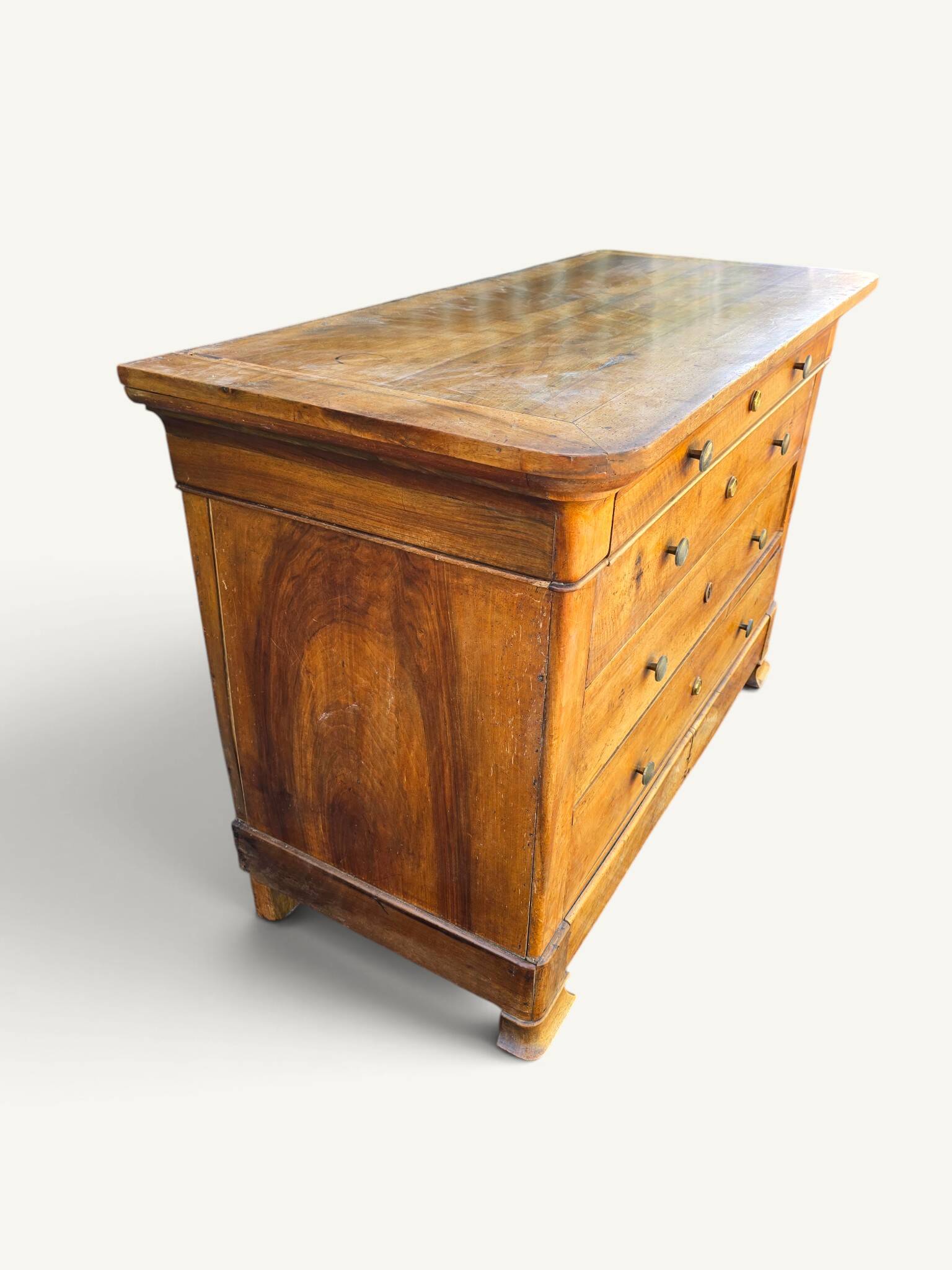 Commode Louis-Philippe en bois blond 4 tiroirs, XIXe