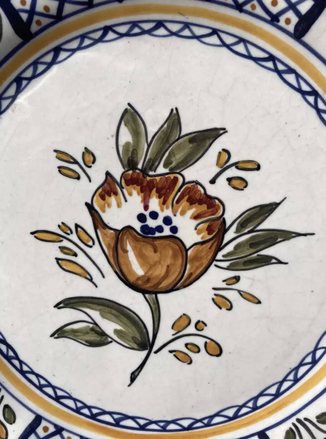 Decorative wall flower plate