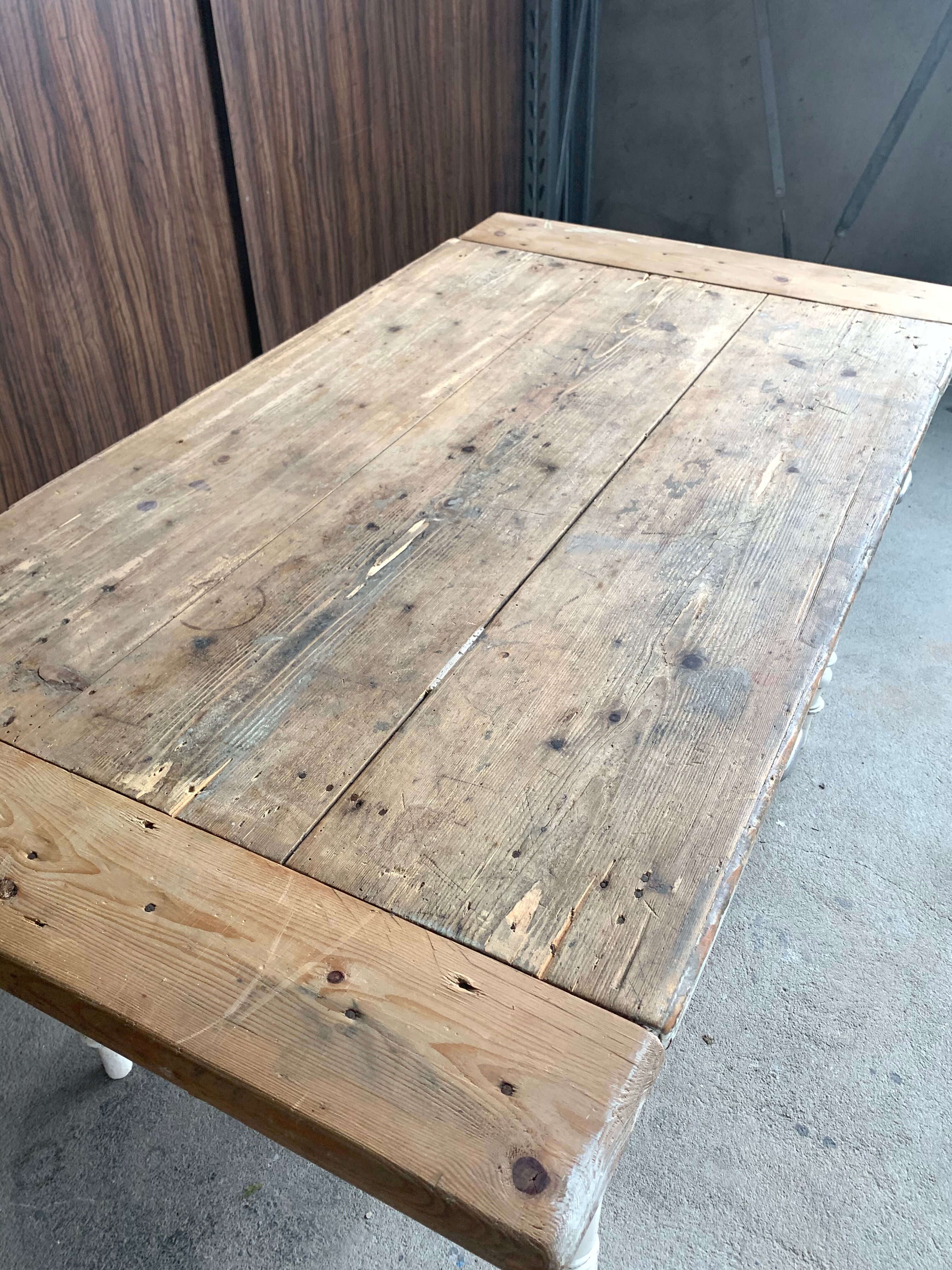 Farm table