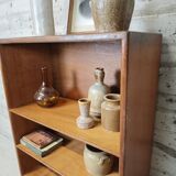 Bibliothèque basse en bois brut