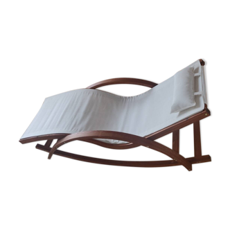 Chaise longue à bascule en teck