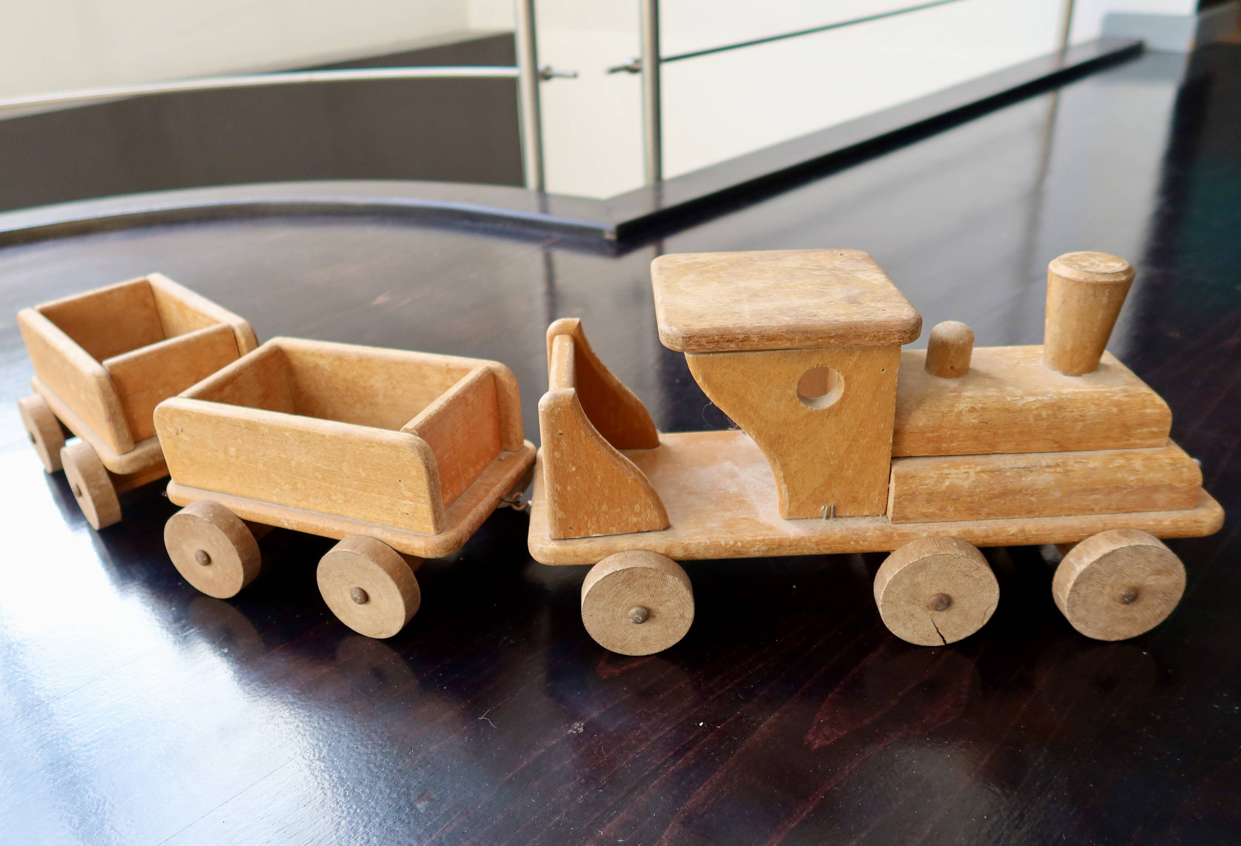 Train en bois ancien jouet Bertin locomotive et wagons