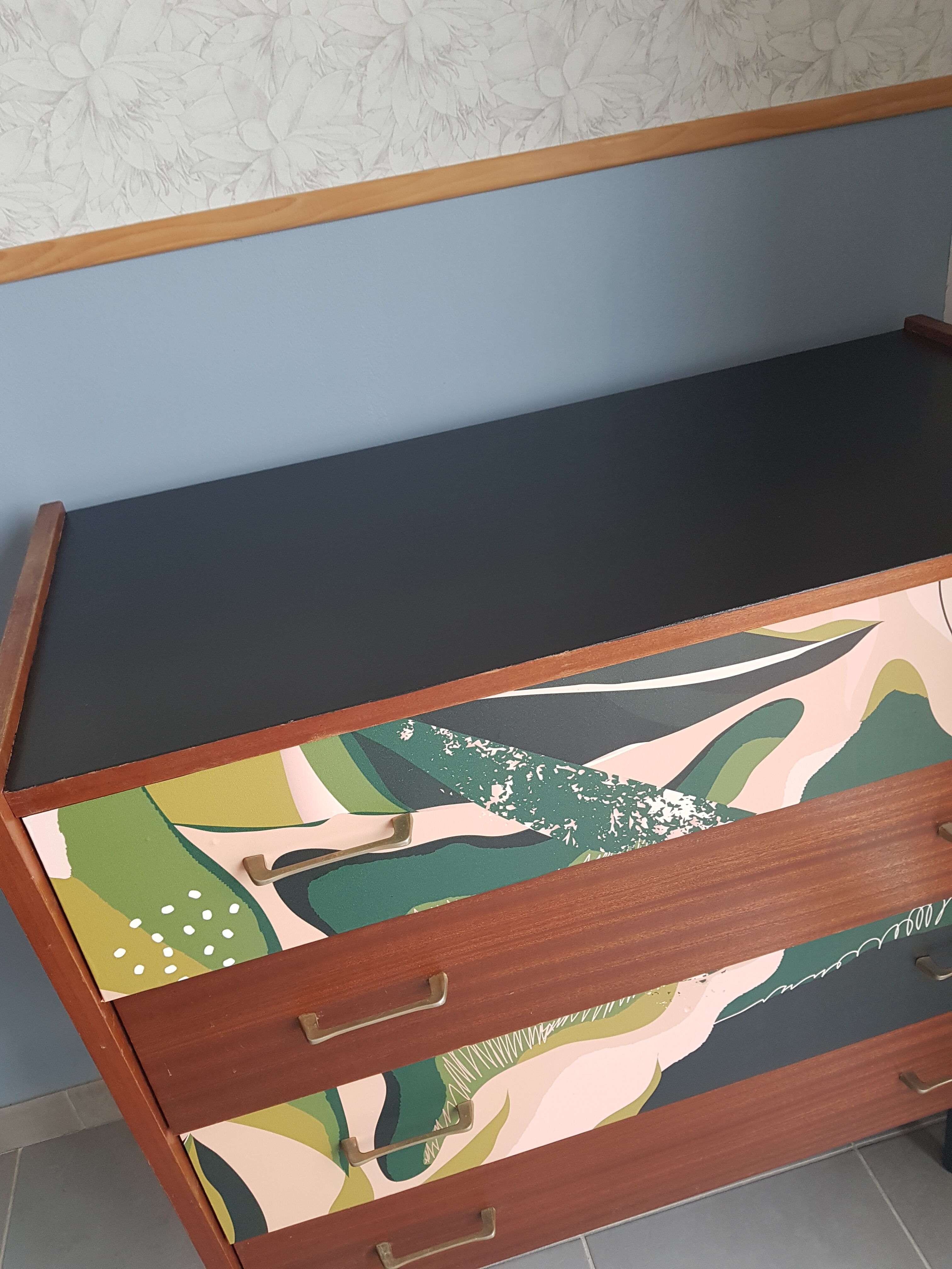 Vintage chest of drawers