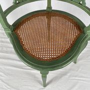 Chaise de coin en bois laqué vert et assise cannée, XXe