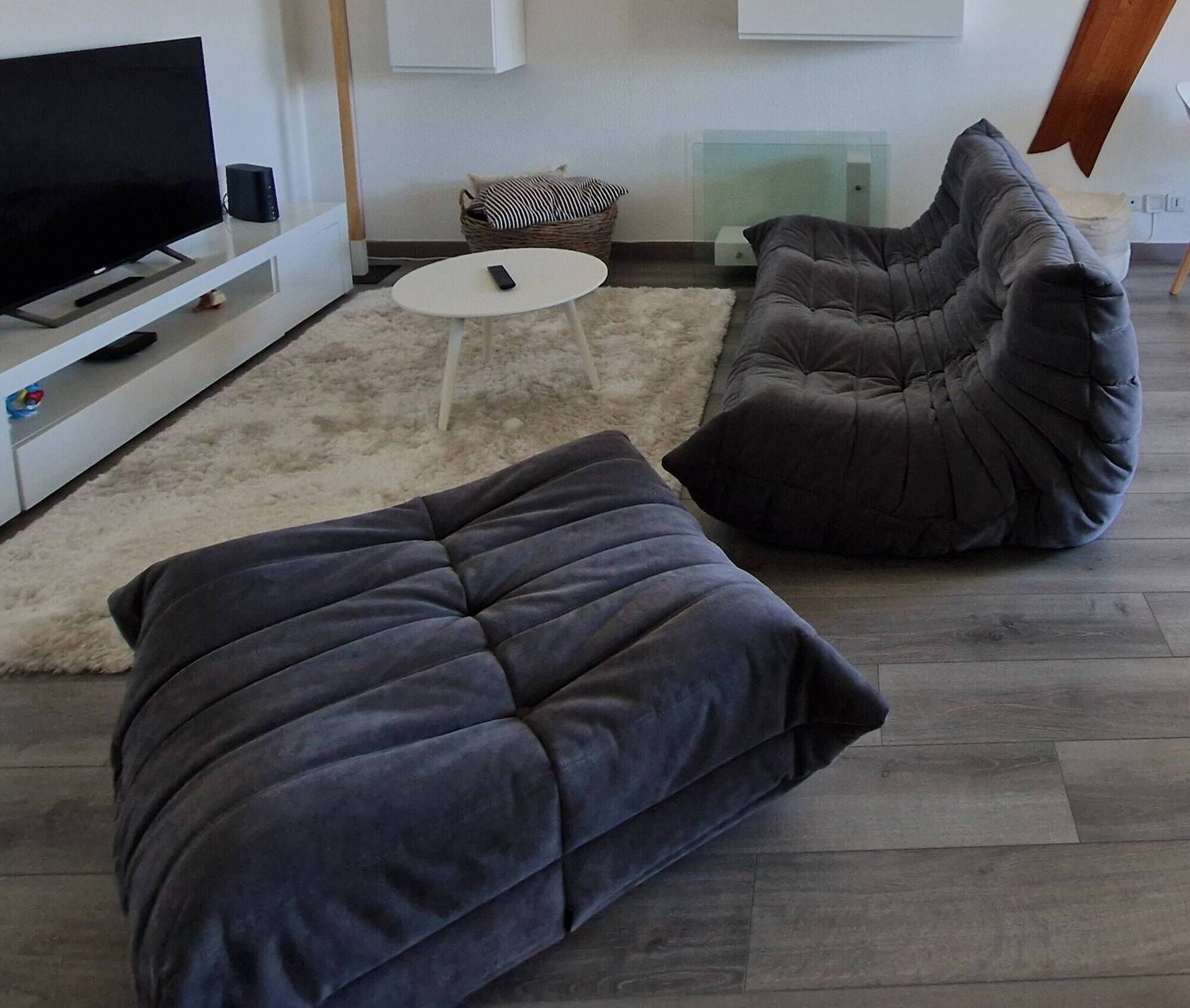Canapé 3 places Togo et pouf