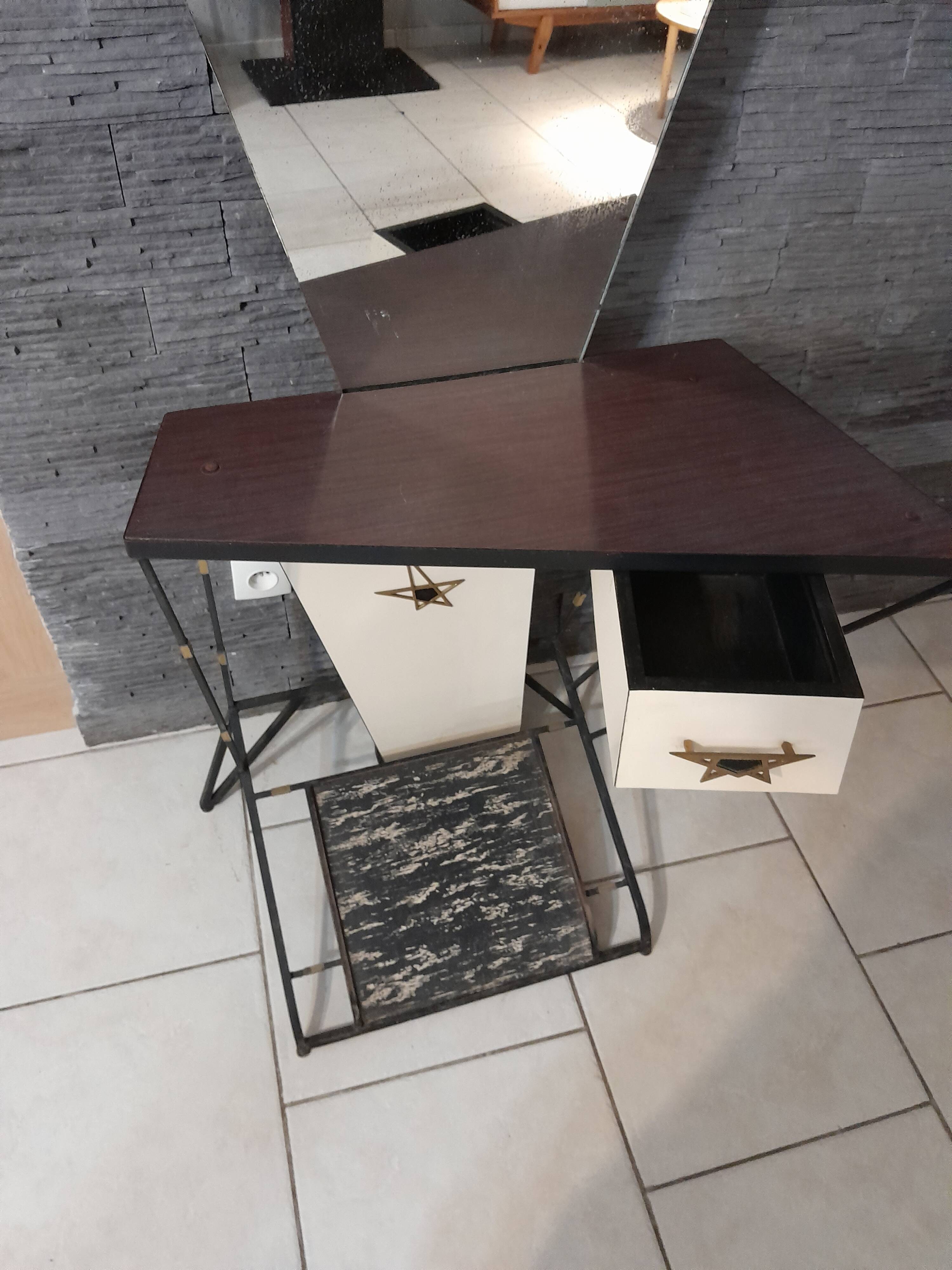 Vintage hairdresser's dressing table from the 50s rockabilly Formica barber