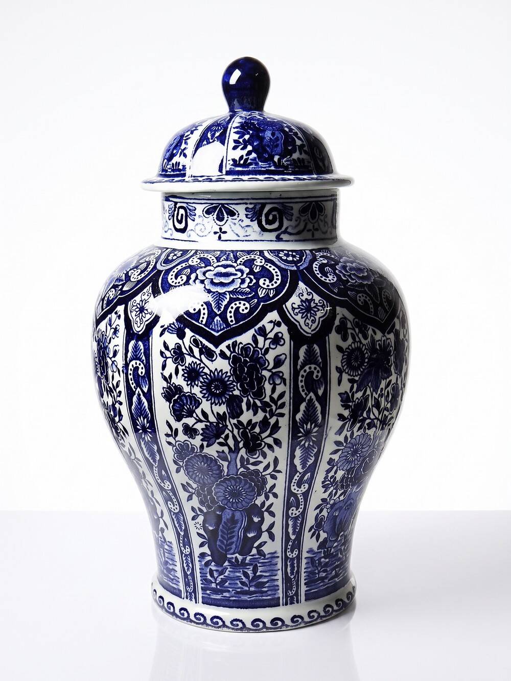 Large covered vase Boch Holland Royal Sphinx in Delft blue earthenware.
