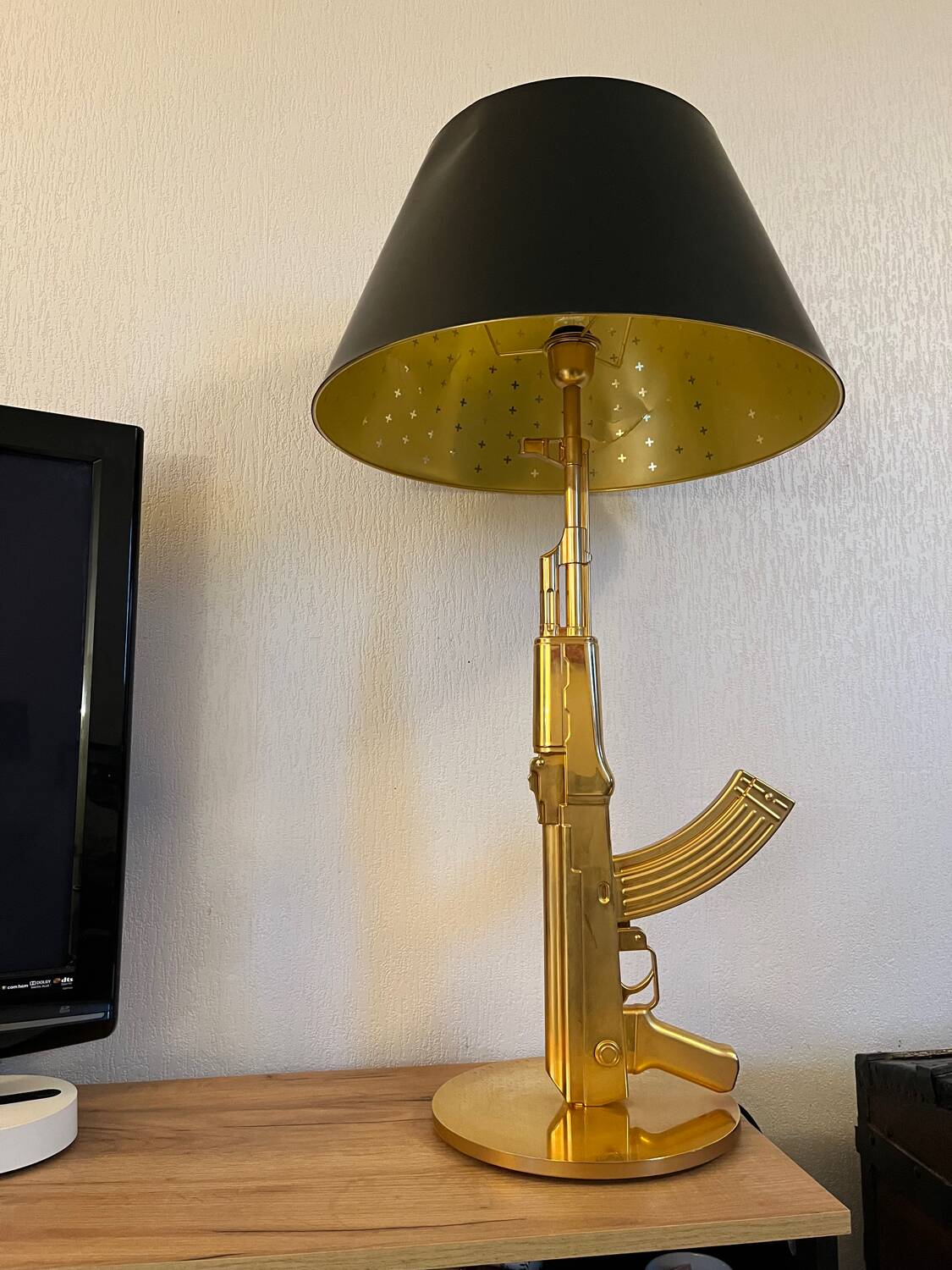 Starck gun lamp for flos