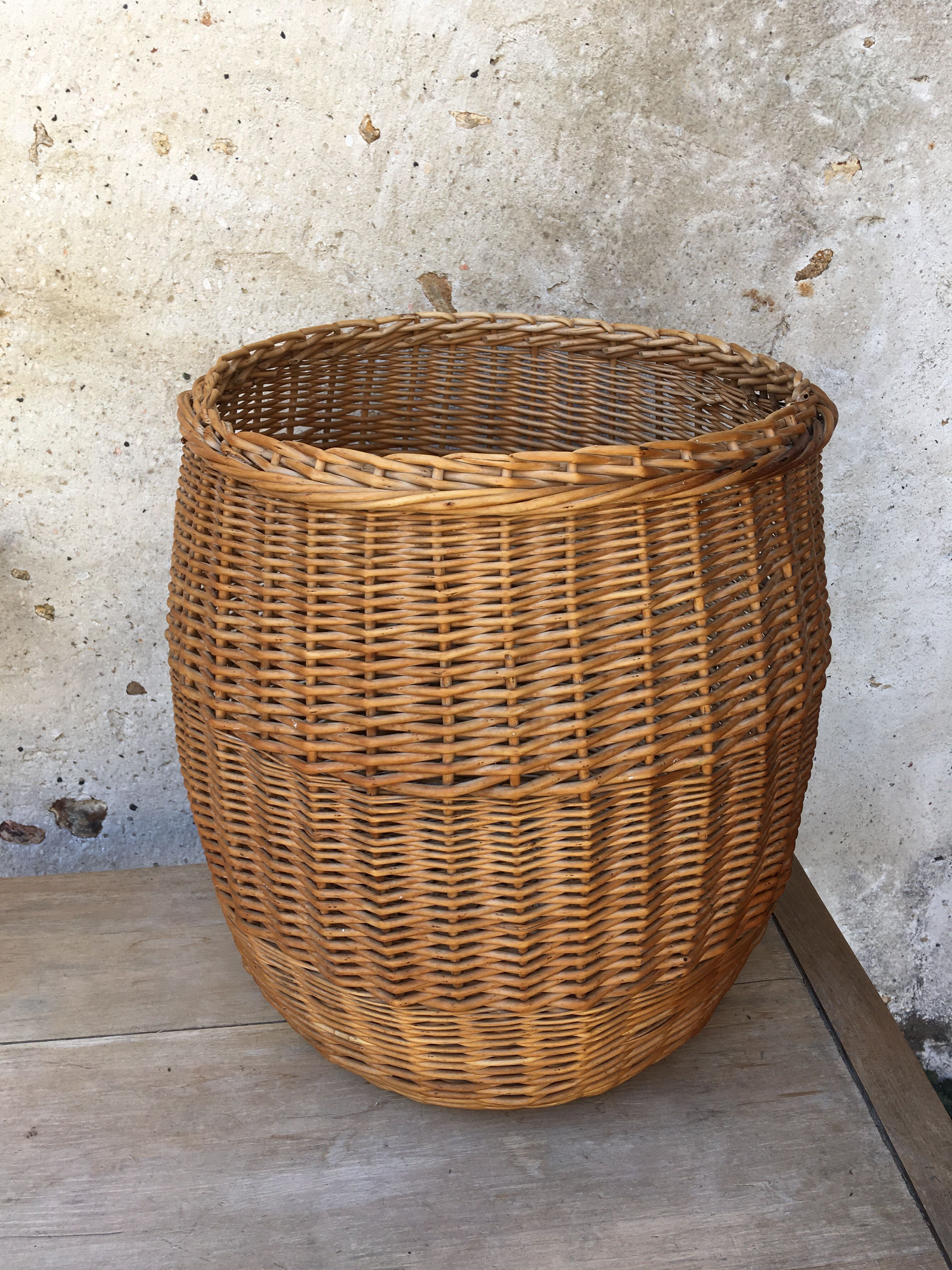 Laundry basket / toys
