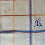 Nappe à carreaux brodee avec ses 6 serviettes brodées