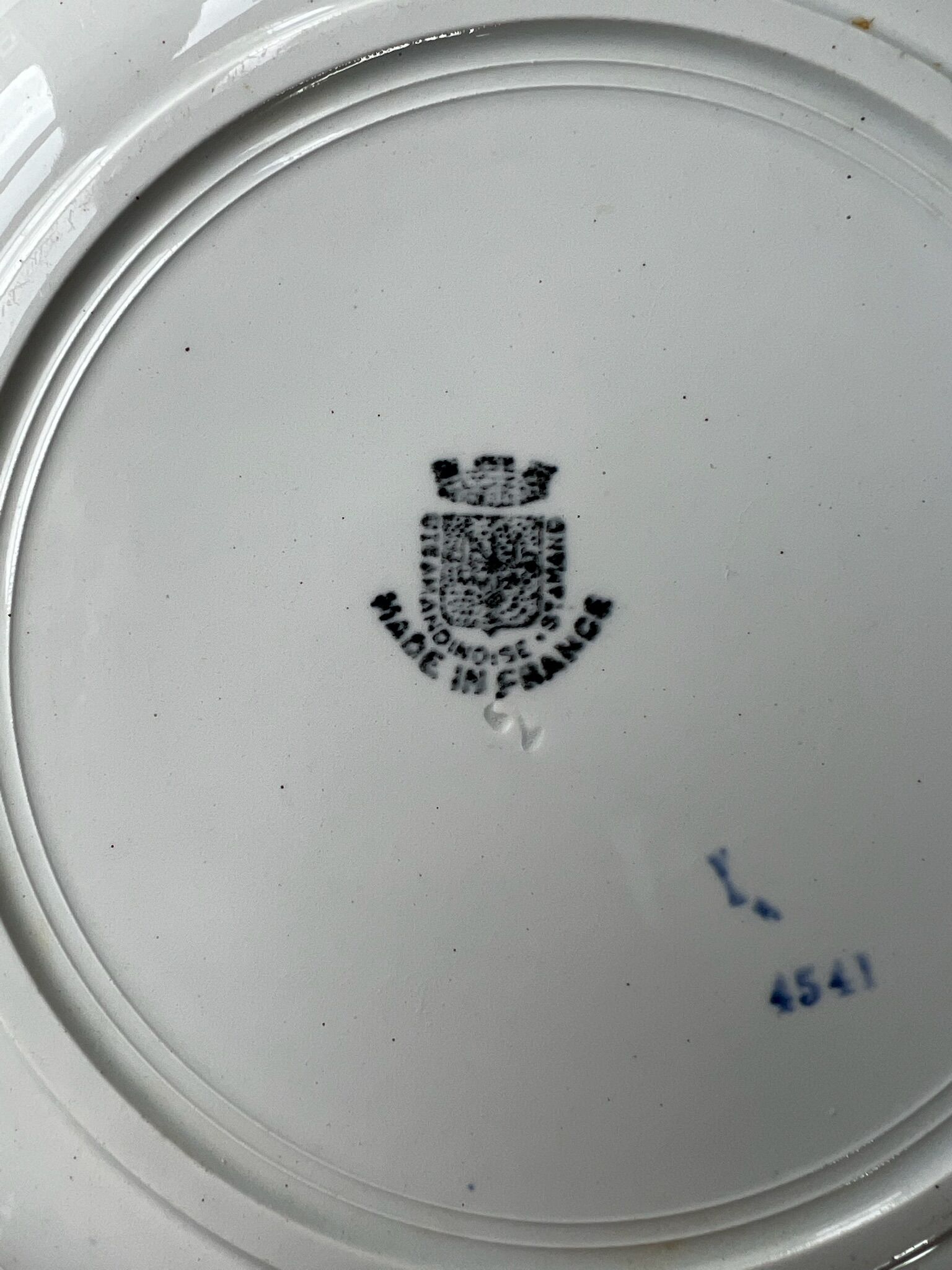 St Amand presentation dish