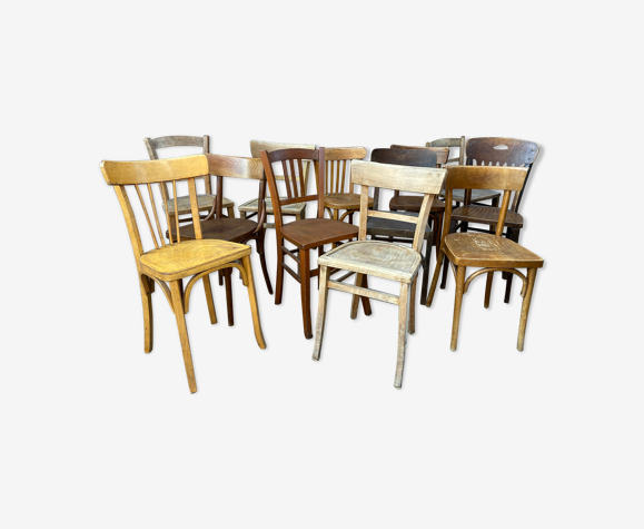 Lot de 12 chaises bistrot dépareillé bois courbé vintage
