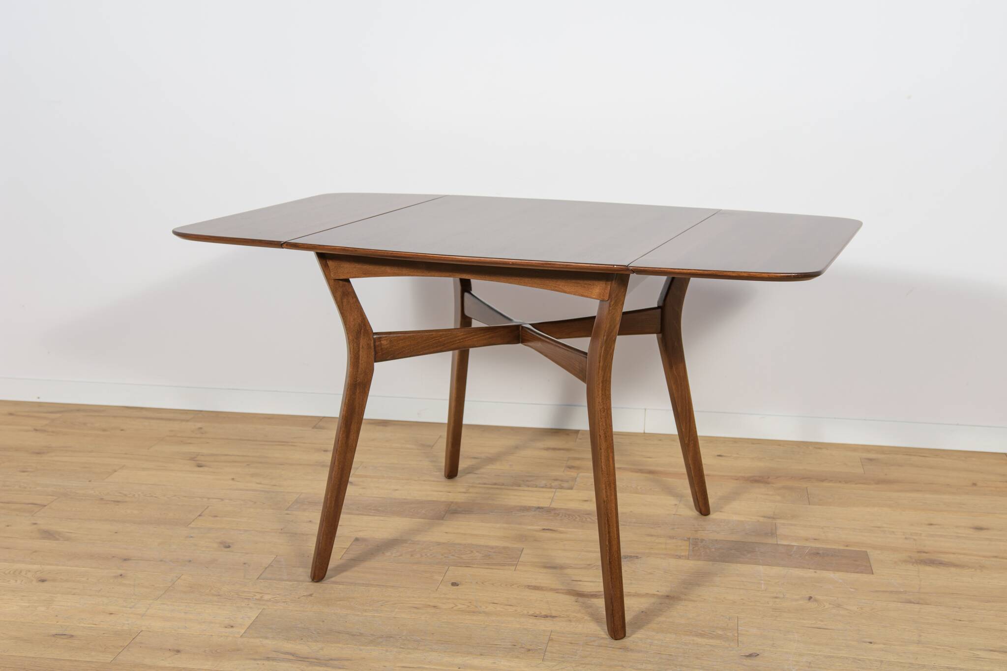 Table à manger papillon des années 50 de G-Plan, Royaume-Uni.