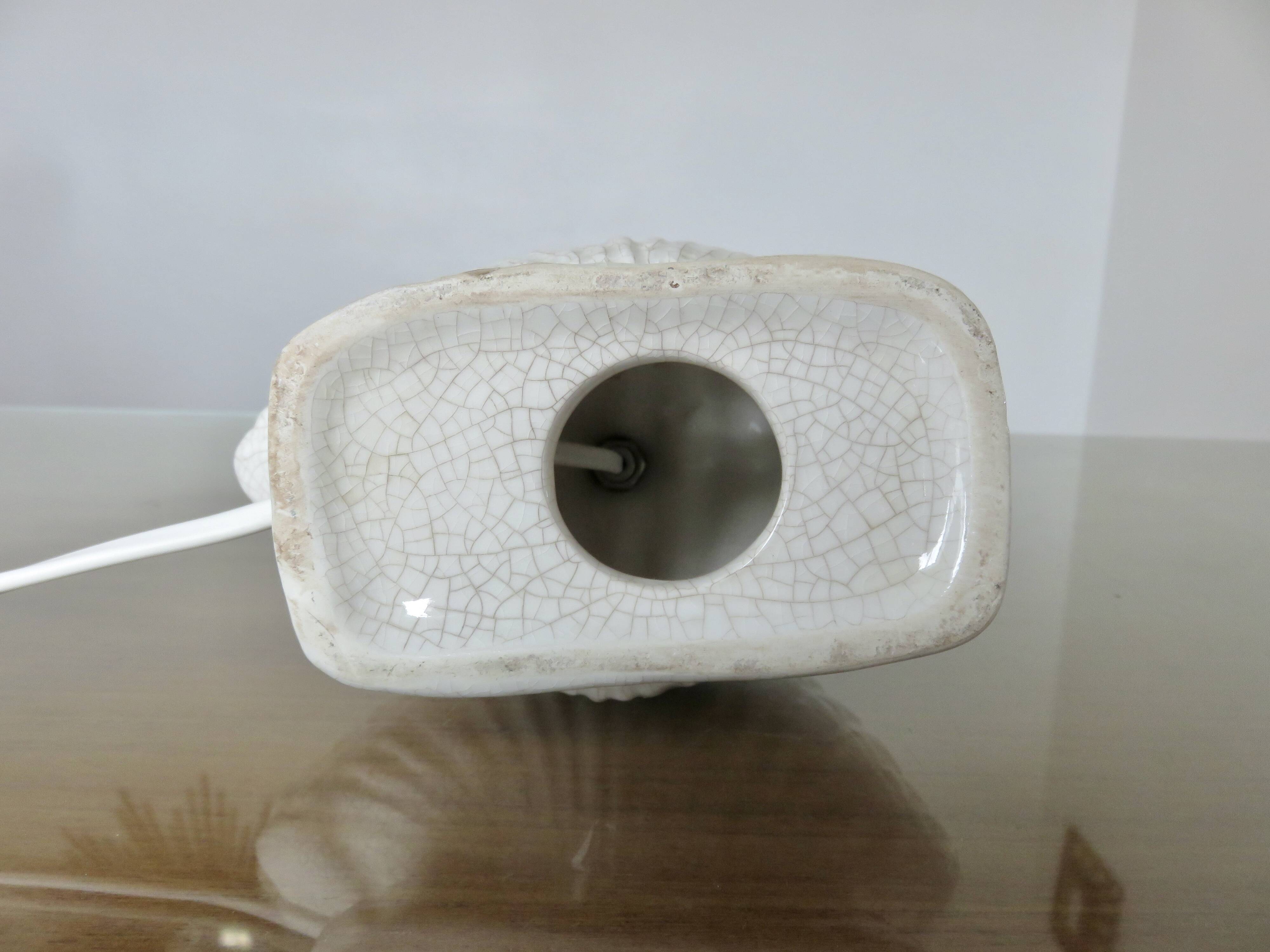 Italian "shell" lamp in cracked ceramic from the 70s and 80s