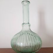 Carafe en verre soufflé