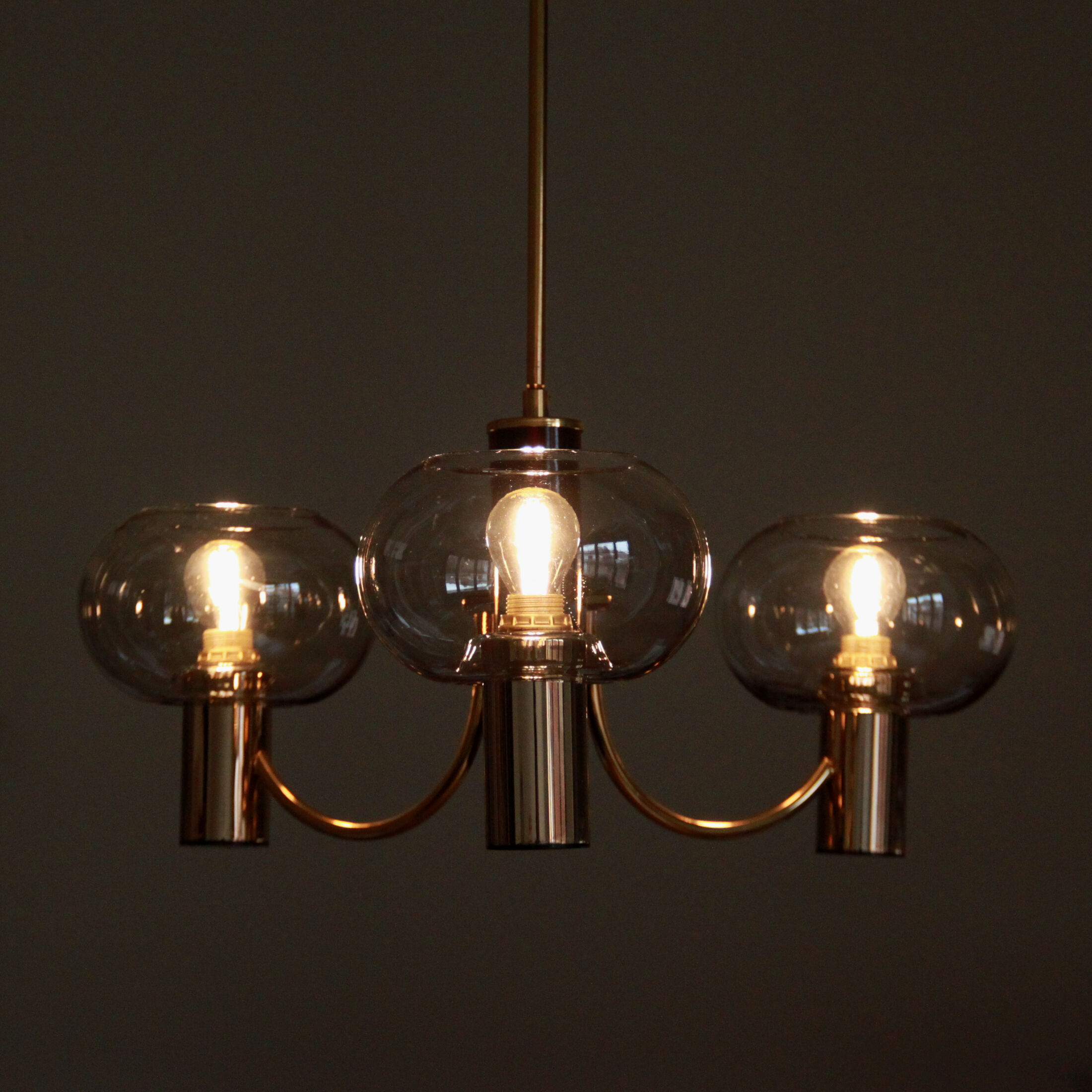 Lustre suspension 1970 globe verre fumé or design italien vintage seventies sciolari