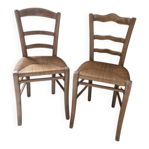 Chaises d'église anciennes