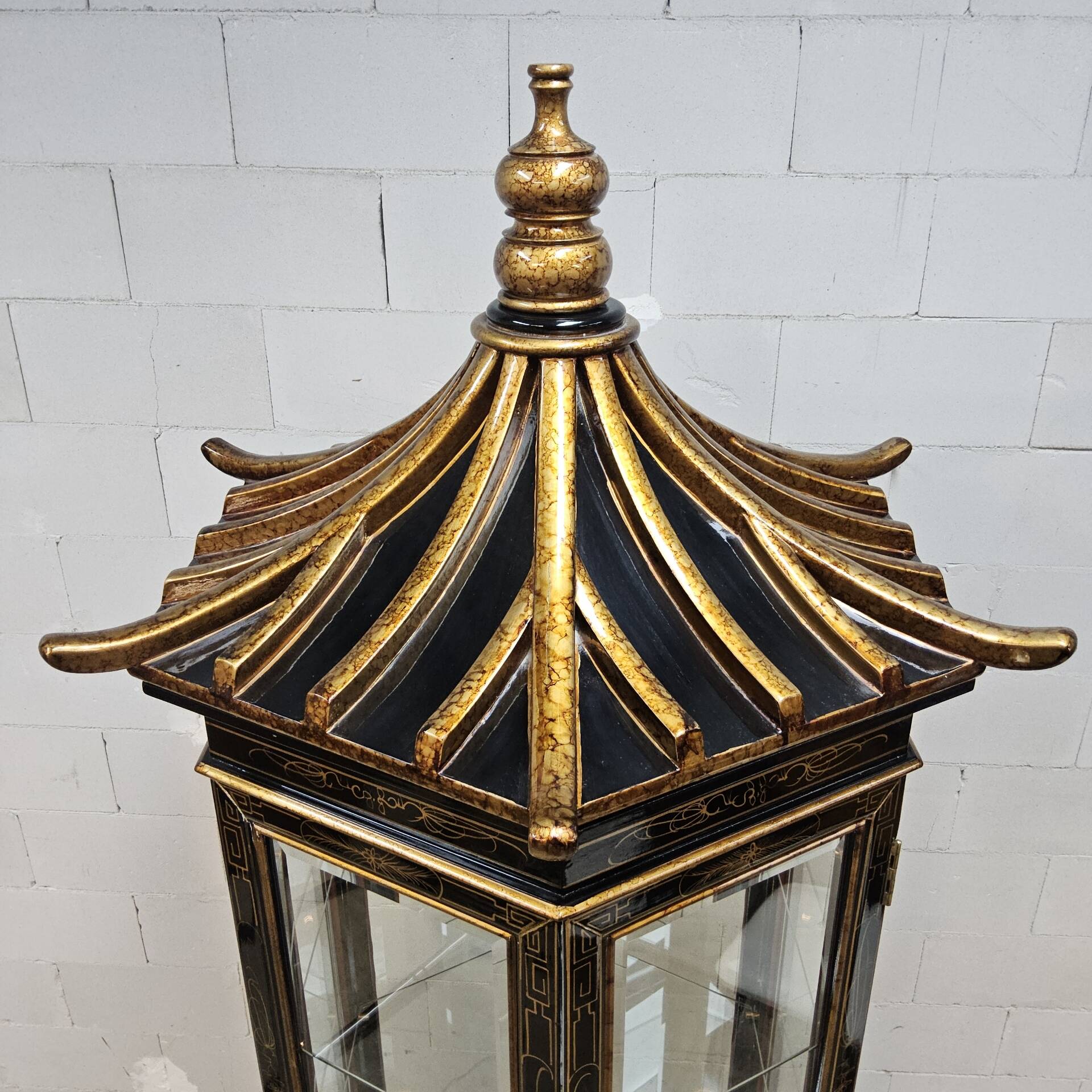 Vitrine chinoise vintage toit pagode (éclairage) asiatique