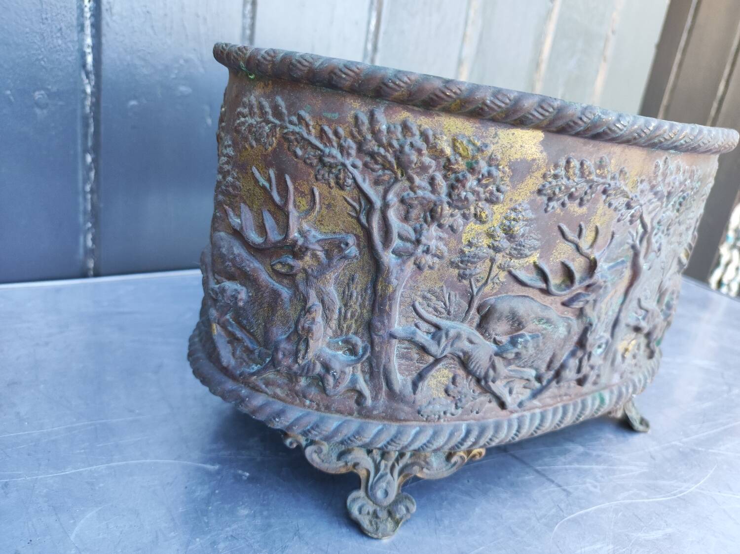 Table planter, 19th century, deer hunting motif