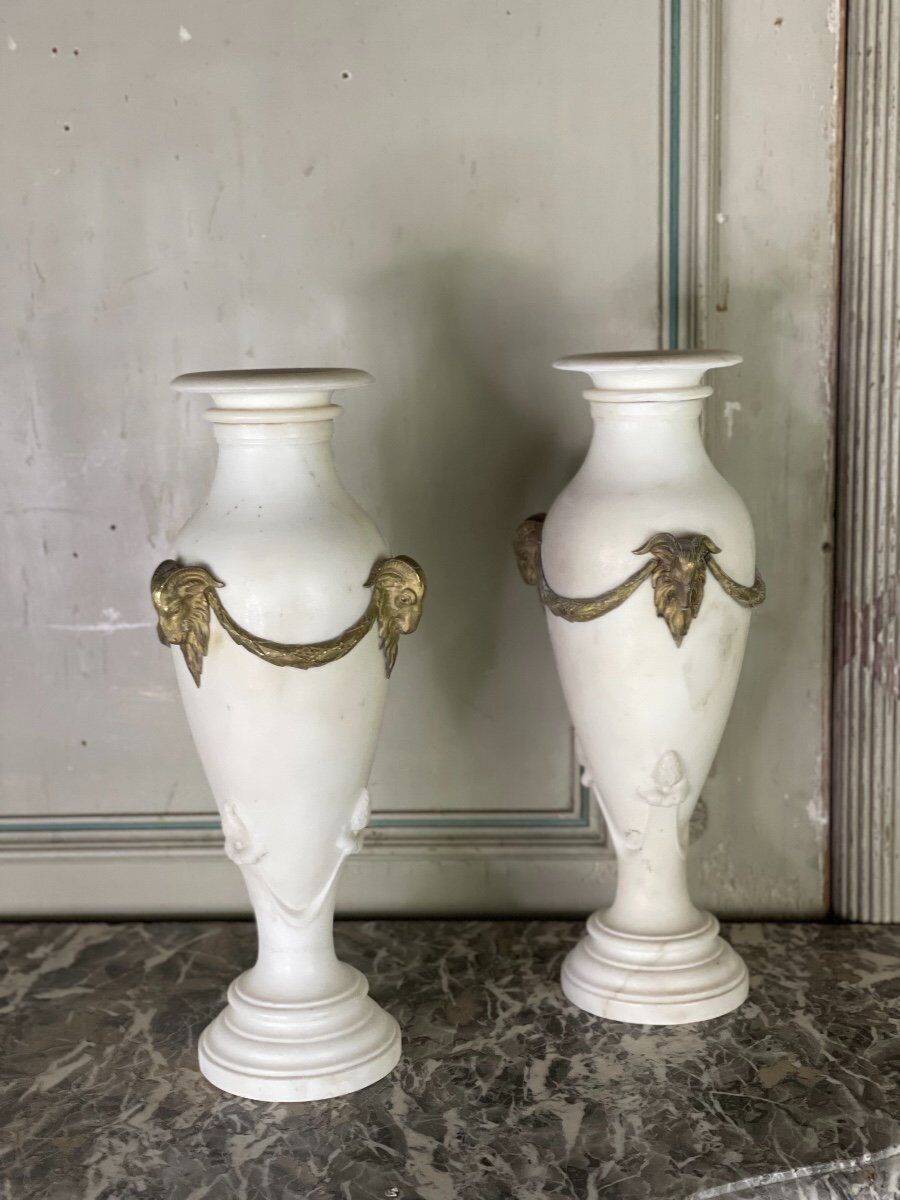Pair of vases in white statuary marble, gilt bronze, circa 1900