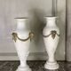 Paire de vases en marbre blanc statuaire, bronze doré, vers 1900