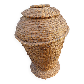 Woven wicker basket