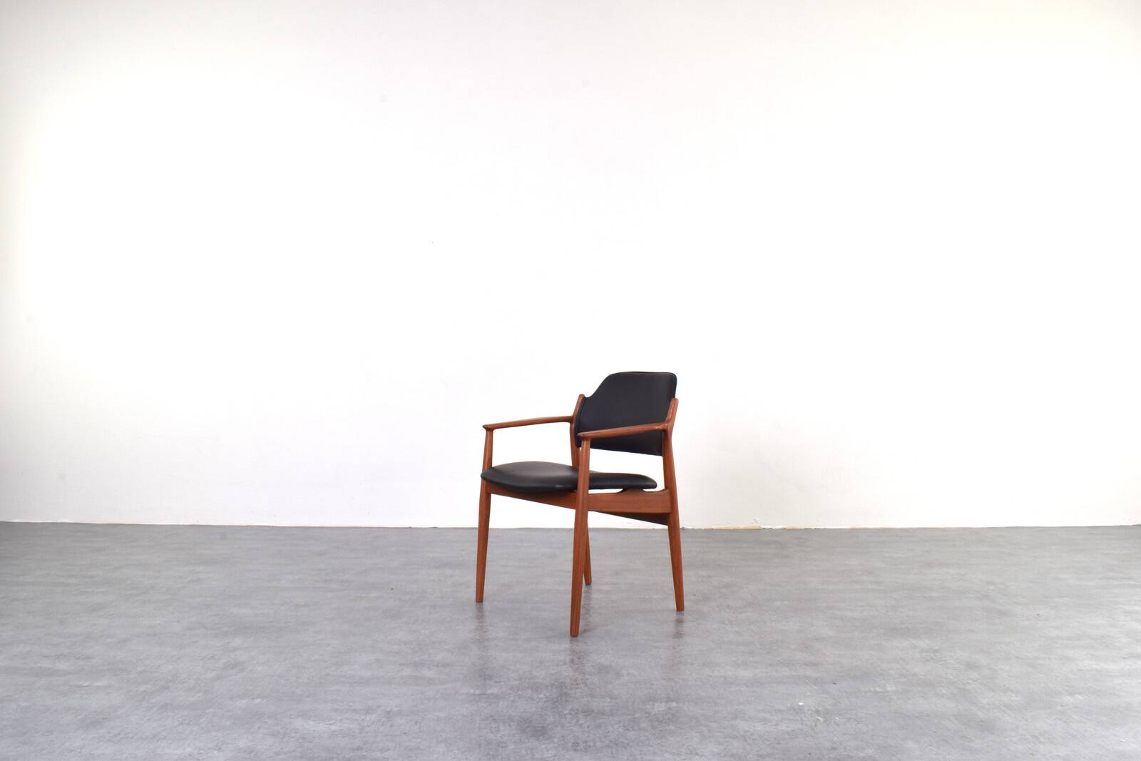 Mid-Century Danish Teak Chairs Model 62a by Arne Vodder for Sibast, 1960s.