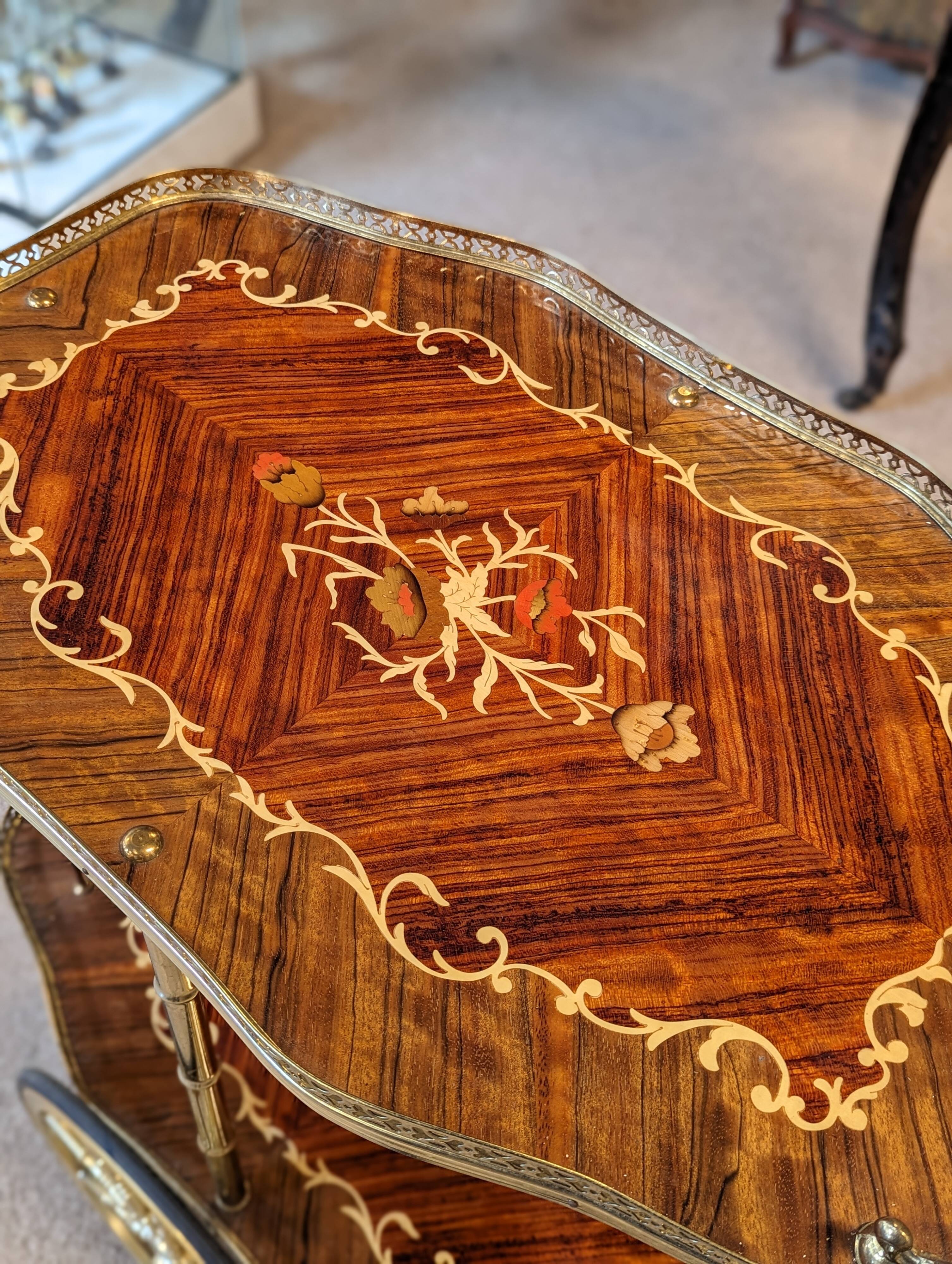 Inlaid rolling trolley