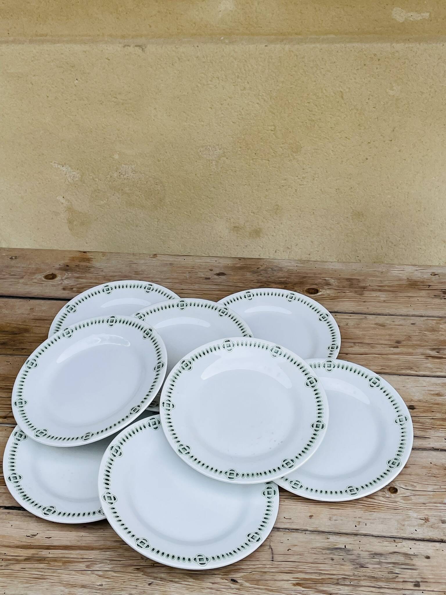Set of 8 small plates from Creil and Montereau