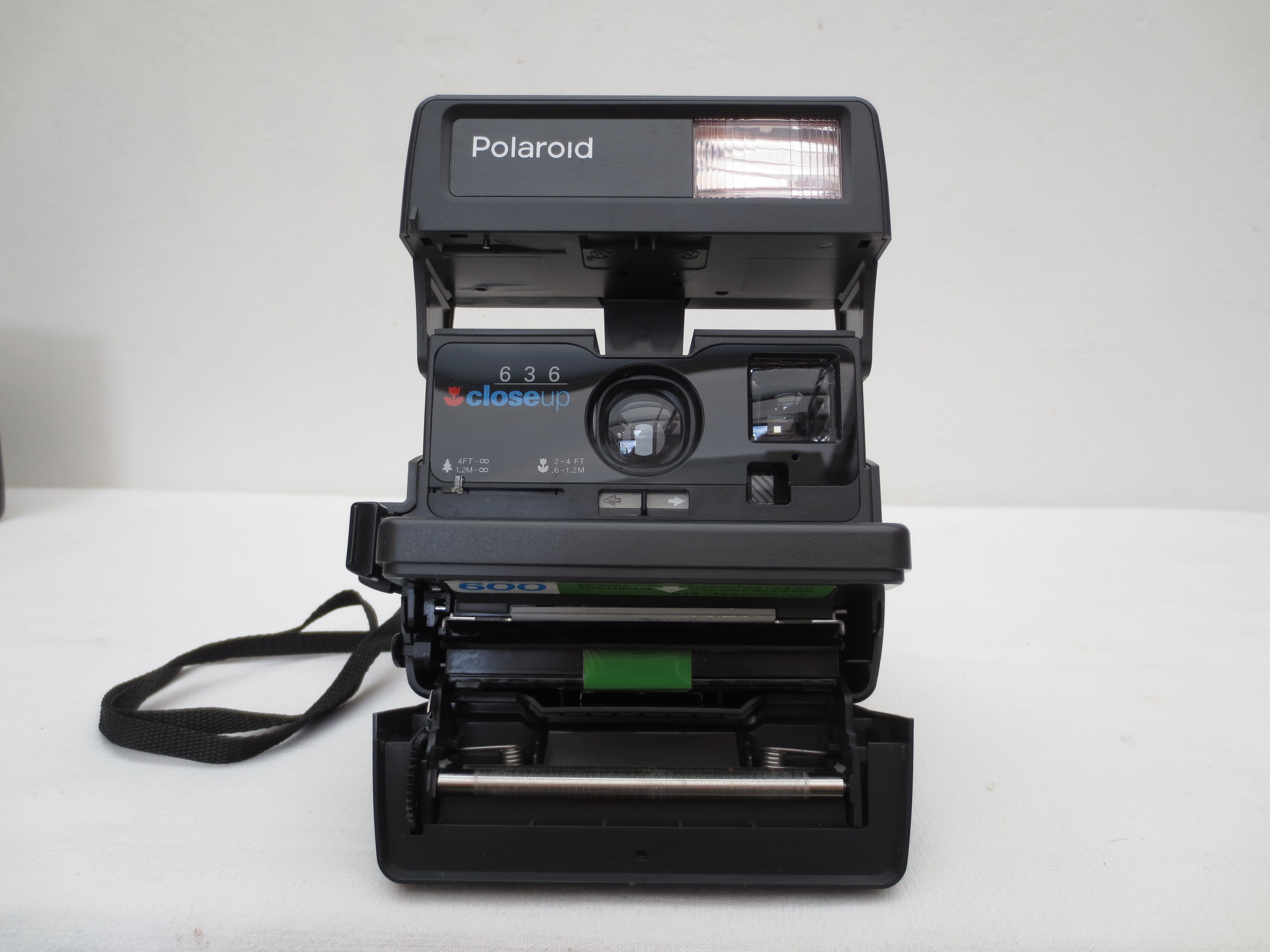 old polaroid camera 636