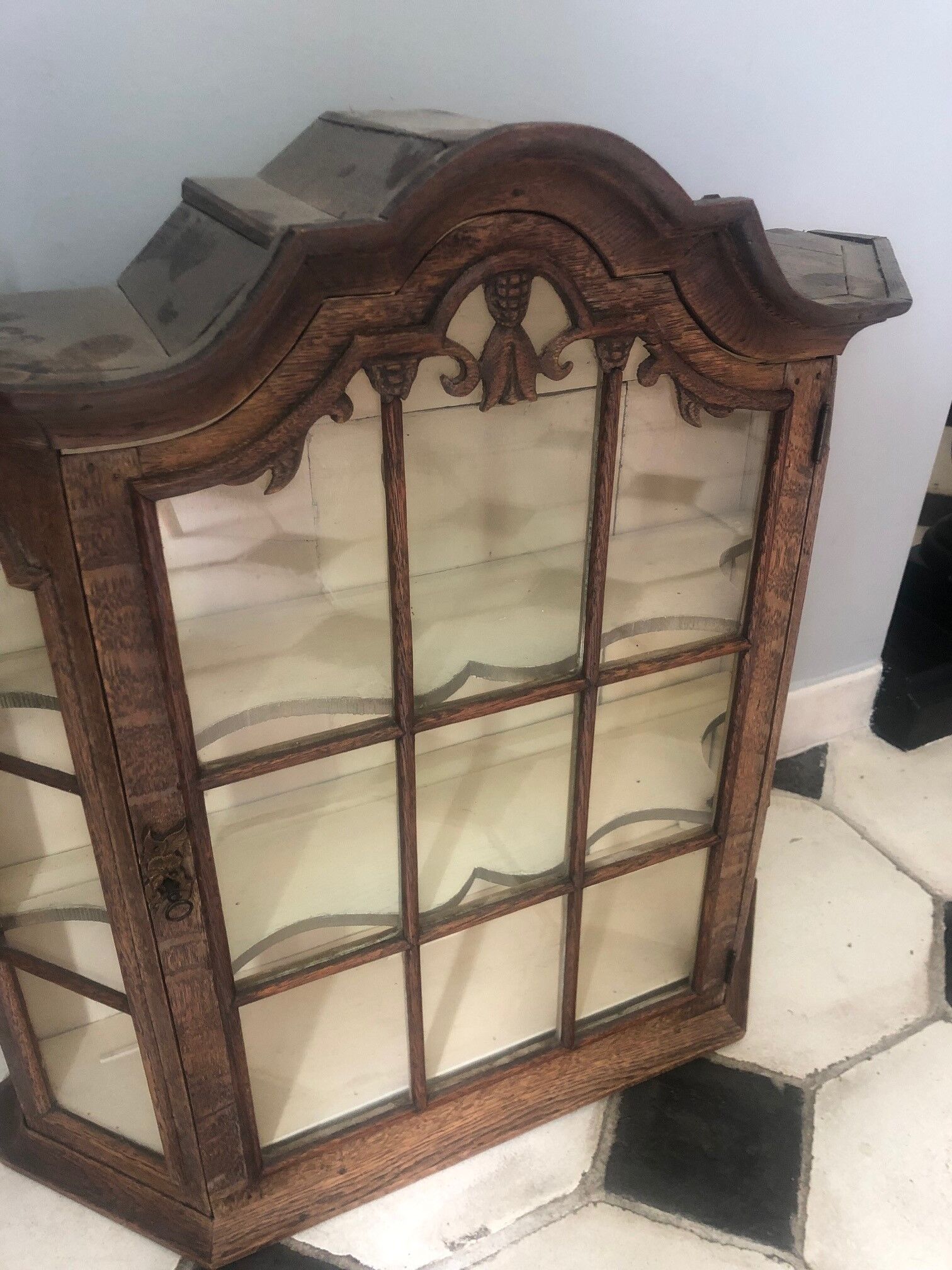 Vitrine murale style Louis XV