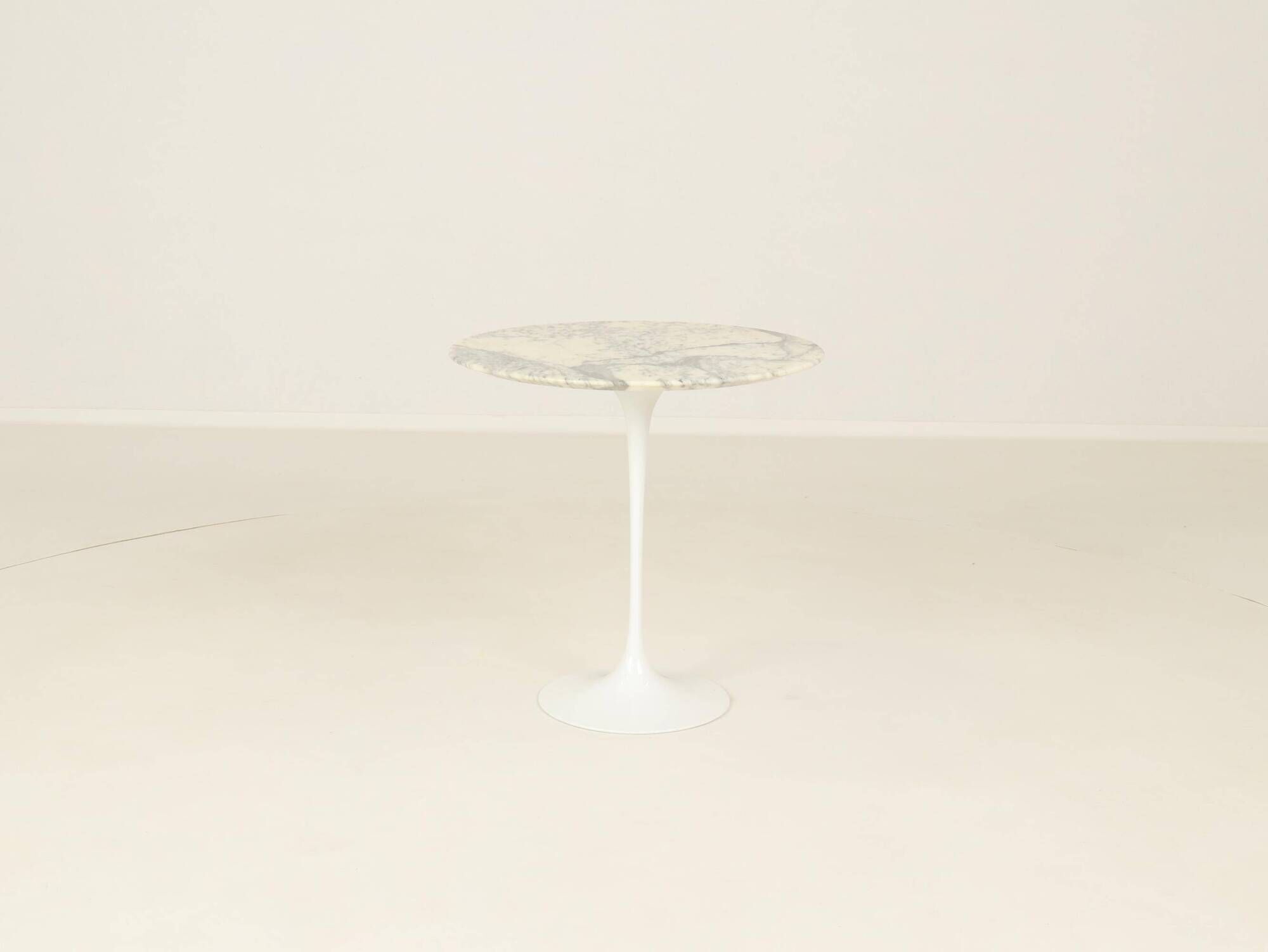 Tulip Side Table in White Marble by Eero Saarinen for Knoll, 1960s
