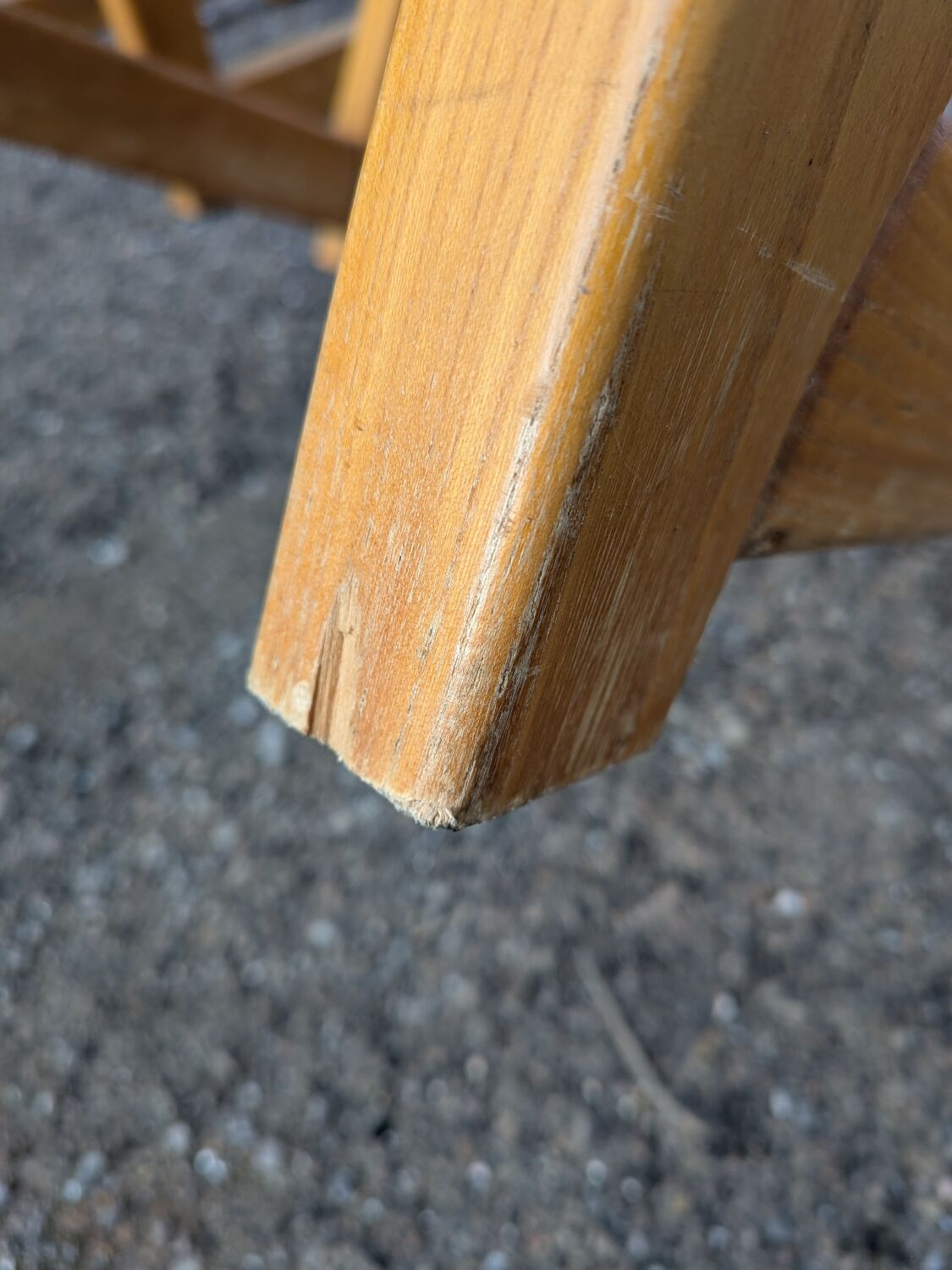 Set of 6 elm chairs from 1980.