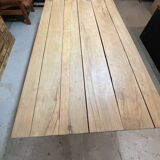 Old work table in elm