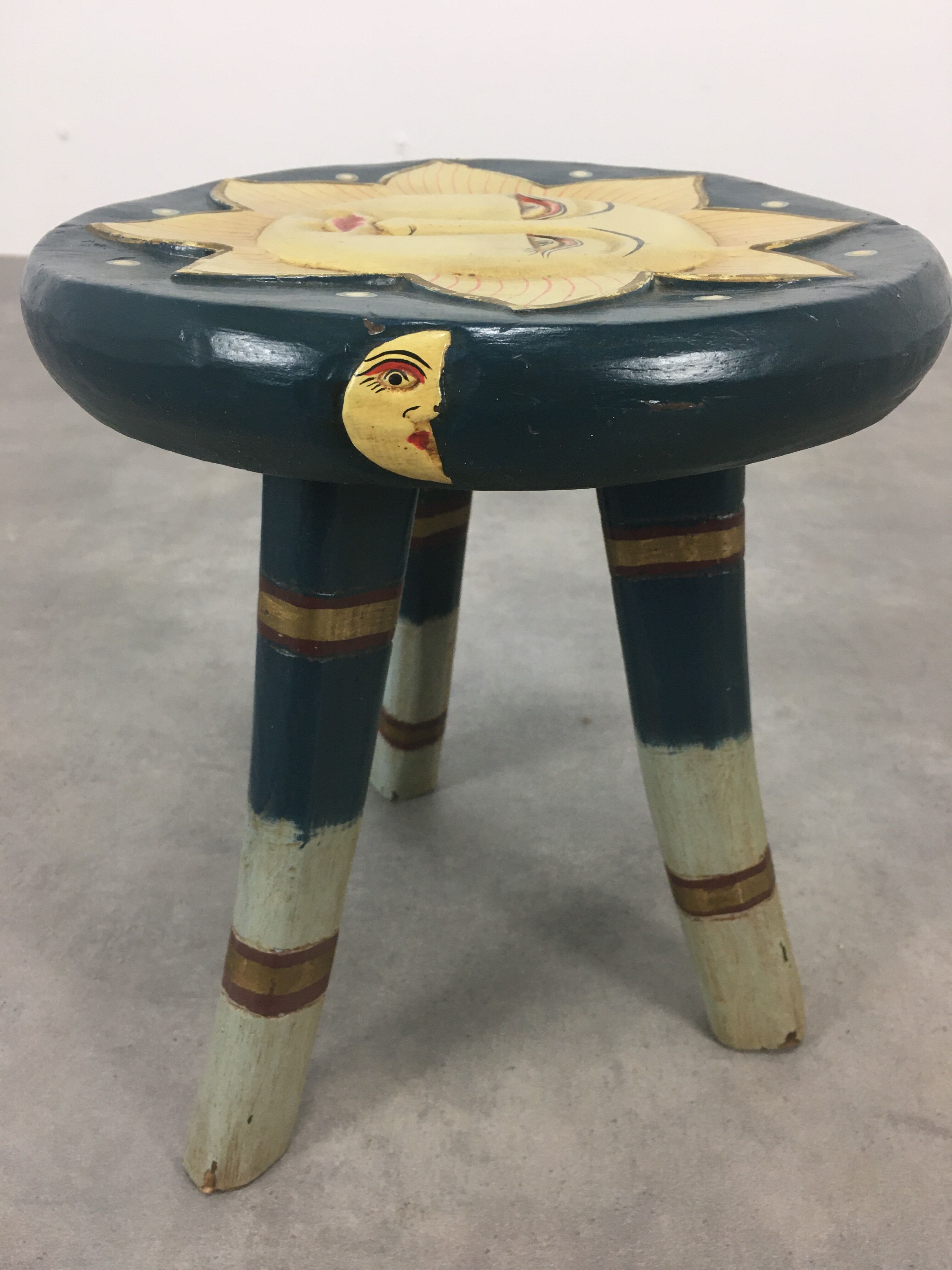 Stool tripod sun child