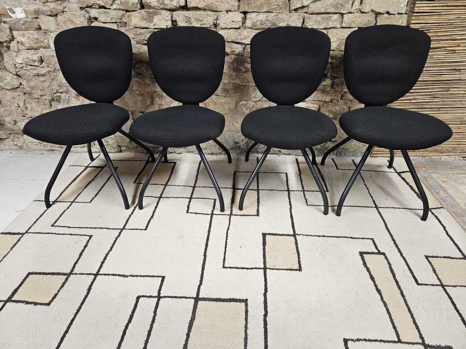 Set of 4 vintage design ergonomic chairs