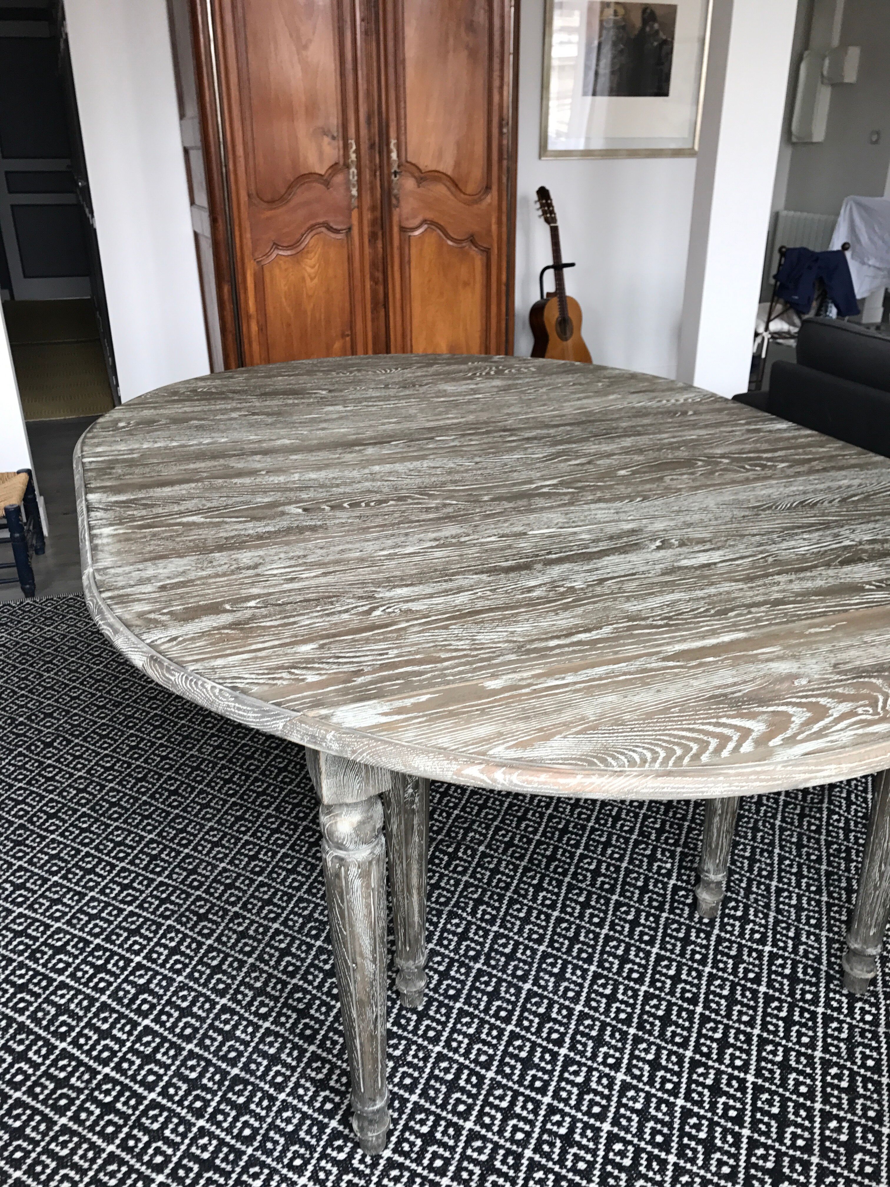 Solid oak table with 4 extension cords