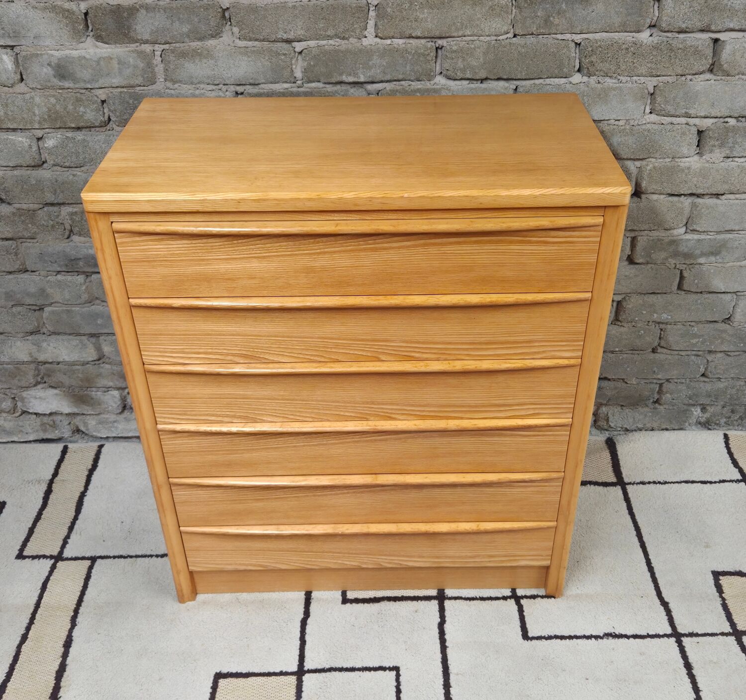 Vintage Scandinavian wooden chest of drawers with 6 drawers from the 1970s.
