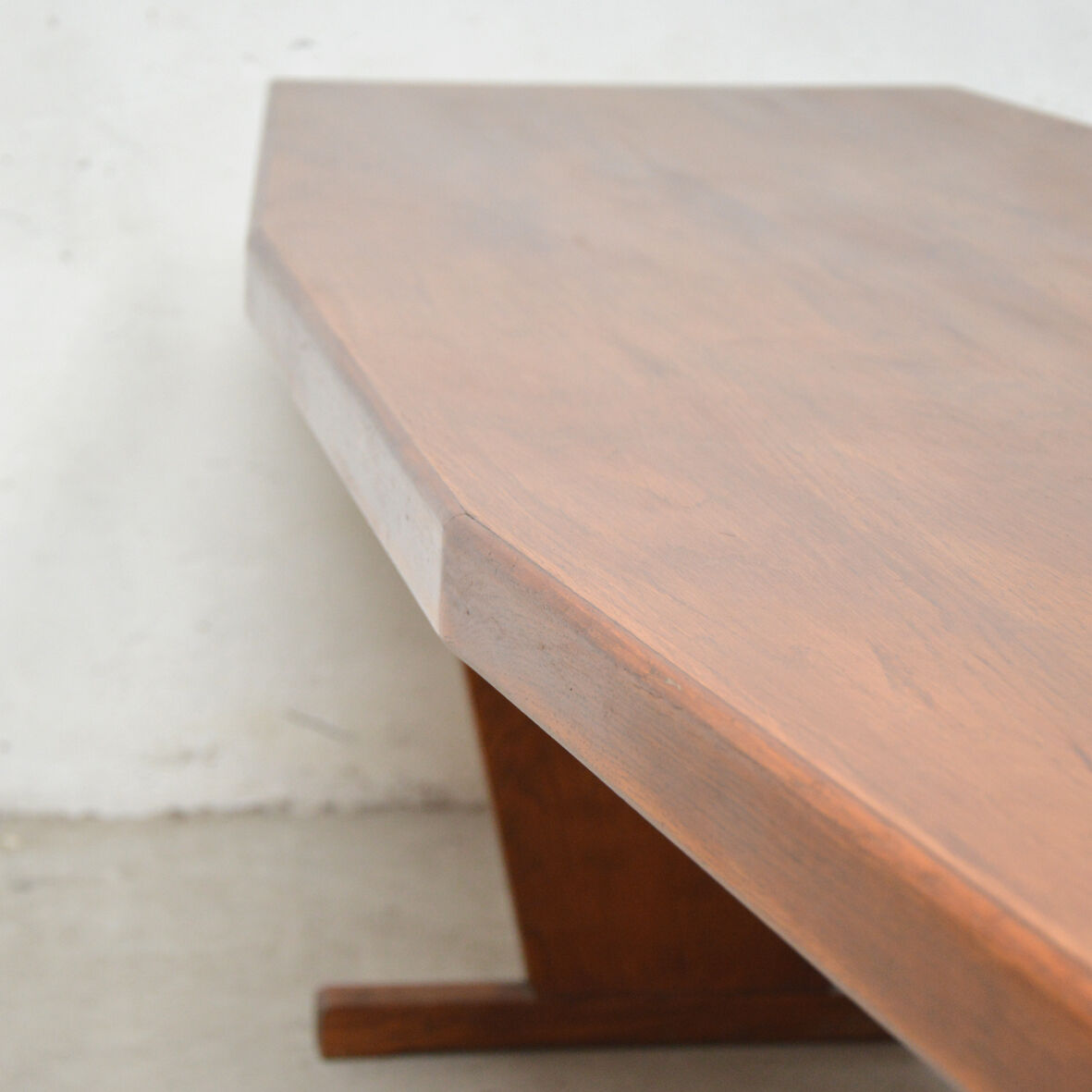 Polygonal teak bistro table