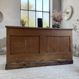 Central island trading counter in walnut