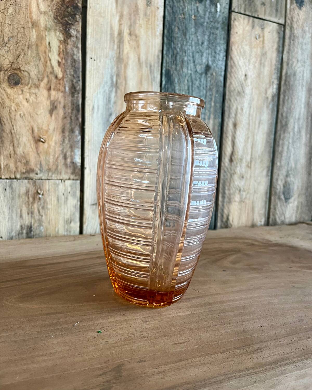 Art Deco vase in pink glass