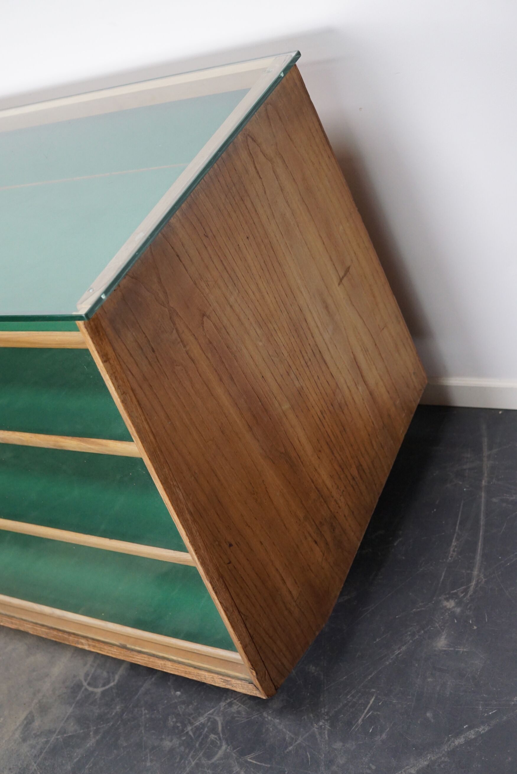 Armoire ou comptoir de mercerie en noyer espagnol vintage, années 1960