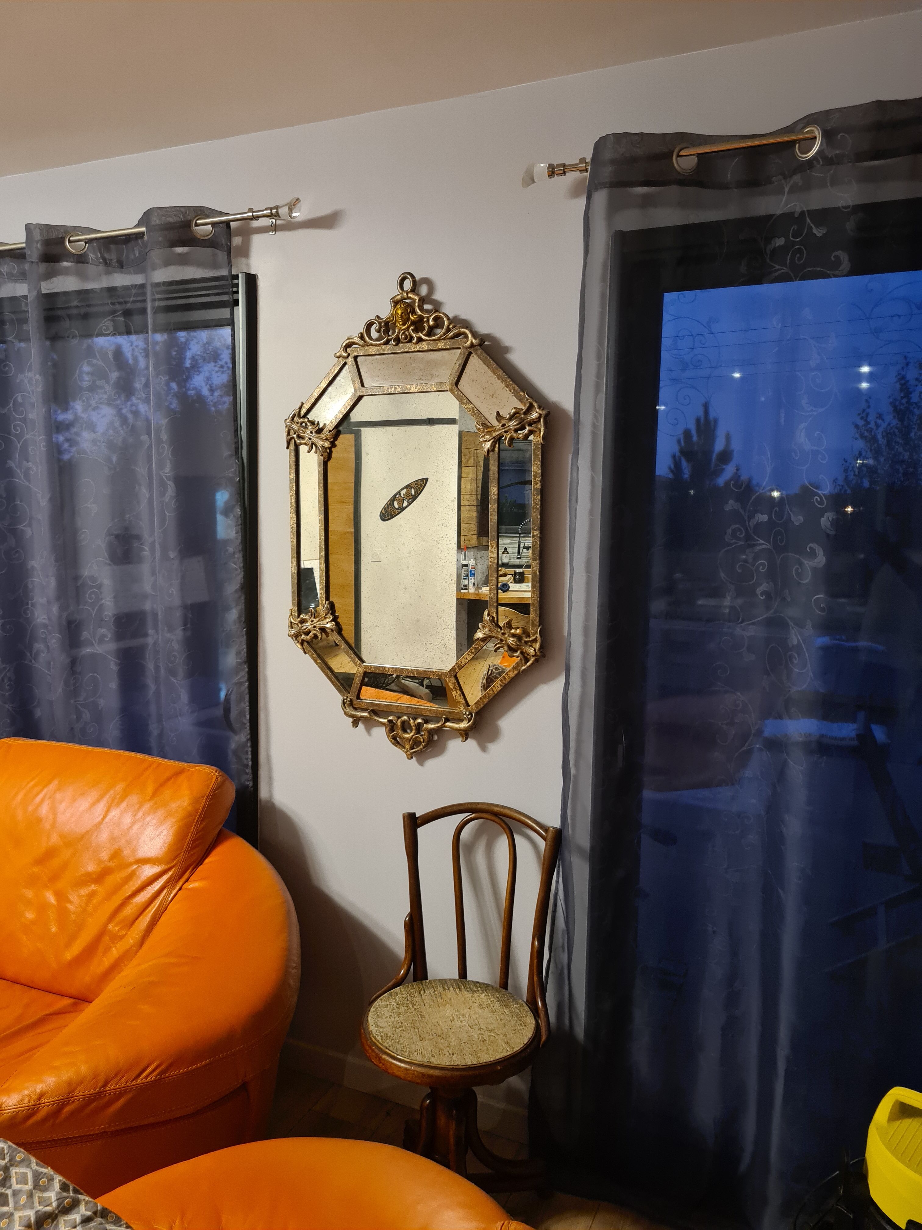 Venetian mirror with art deco parcloses 117 x 72 cm