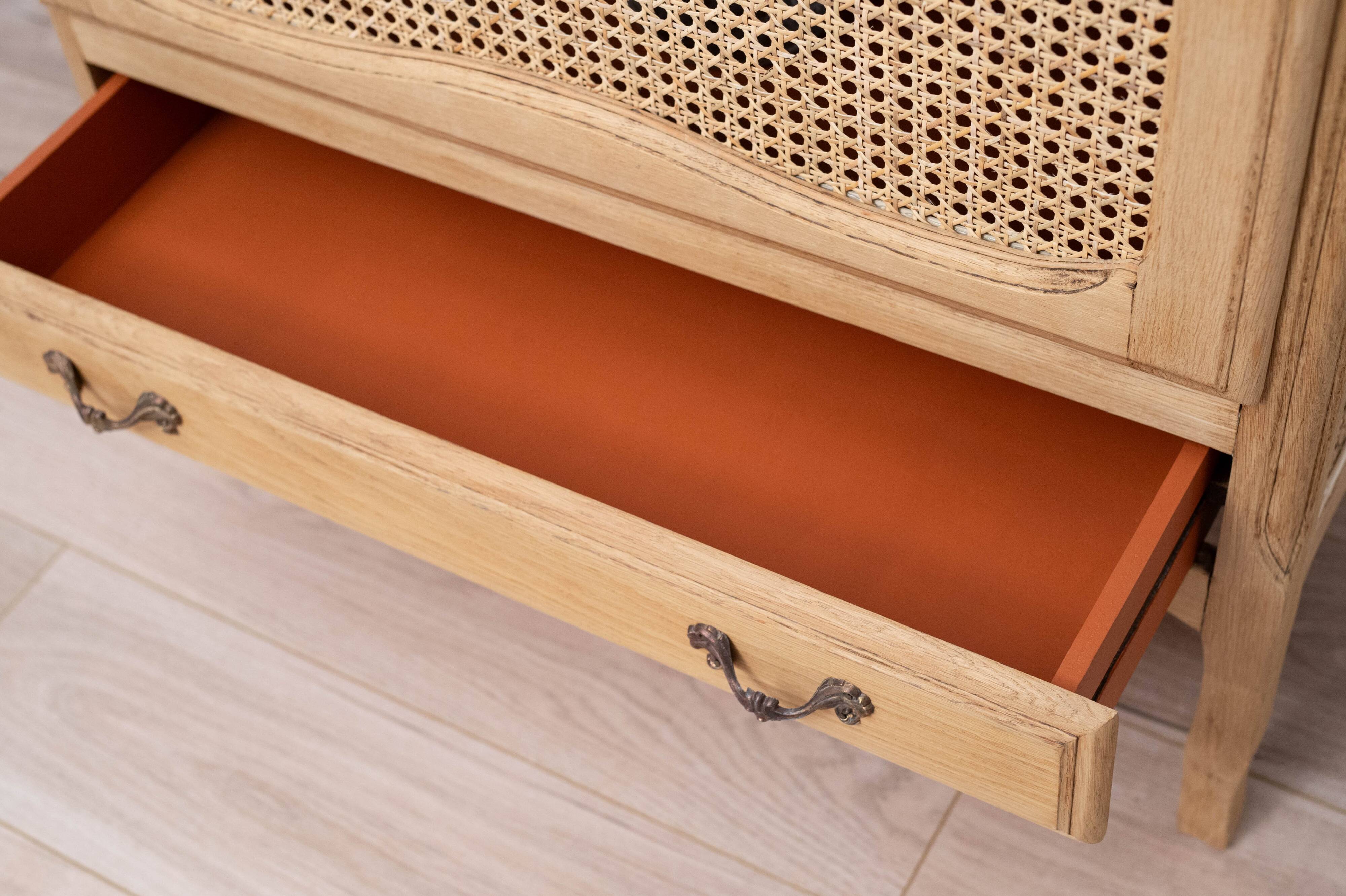 Bar cabinet / Tv cabinet